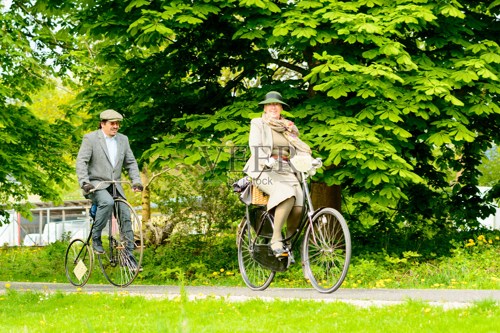 服装骑行照片摄影图片