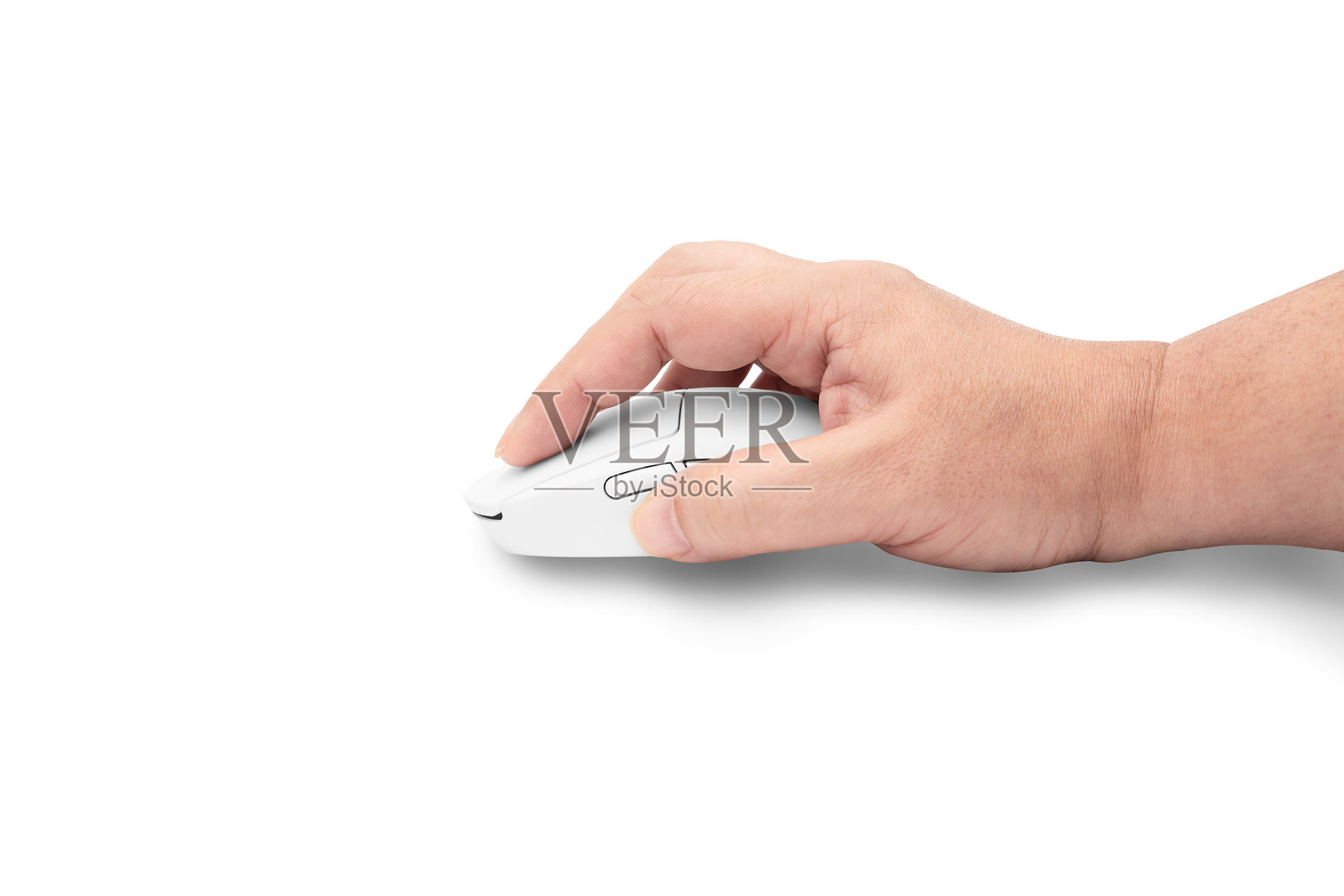 侧面视图，手在白色背景上使用白色无线游戏鼠标，工作或玩游戏时。照片摄影图片