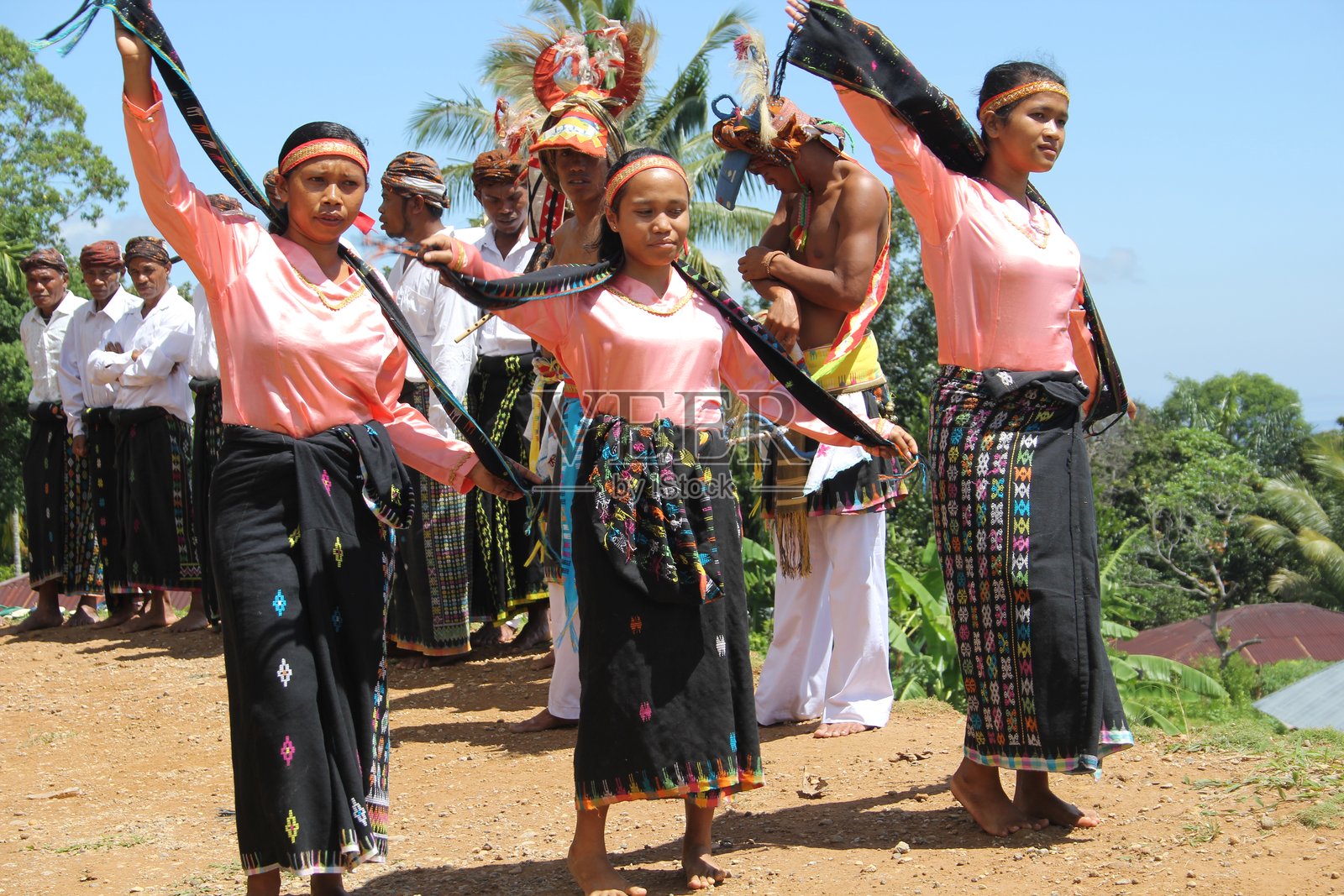 女性舞者，塞塞尔村照片摄影图片