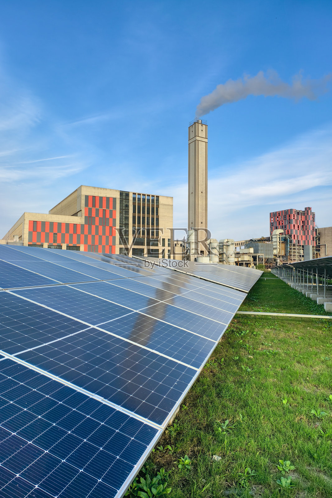 太阳能发电站与热电站照片摄影图片