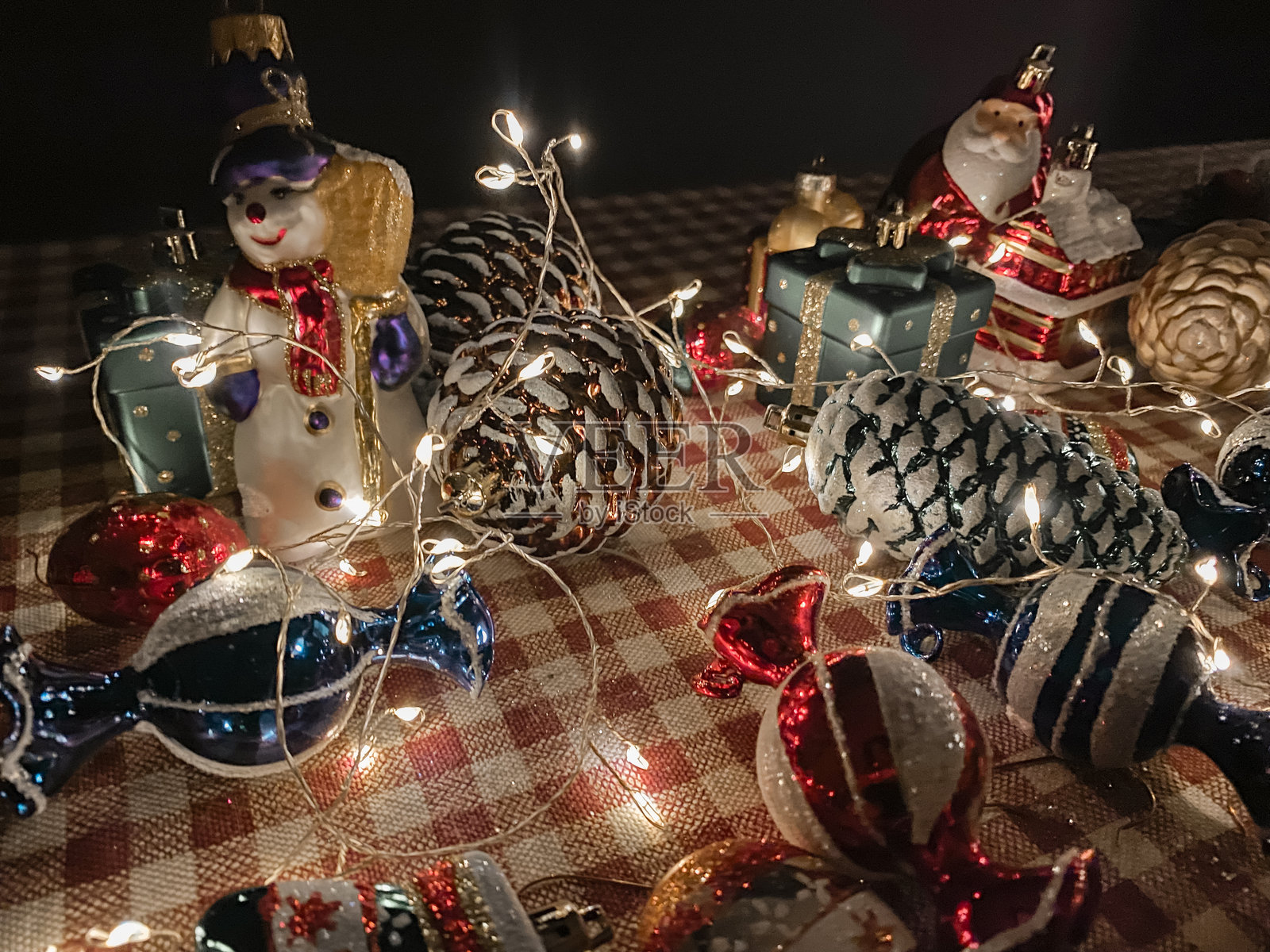 圣诞玩具和装饰品照片摄影图片