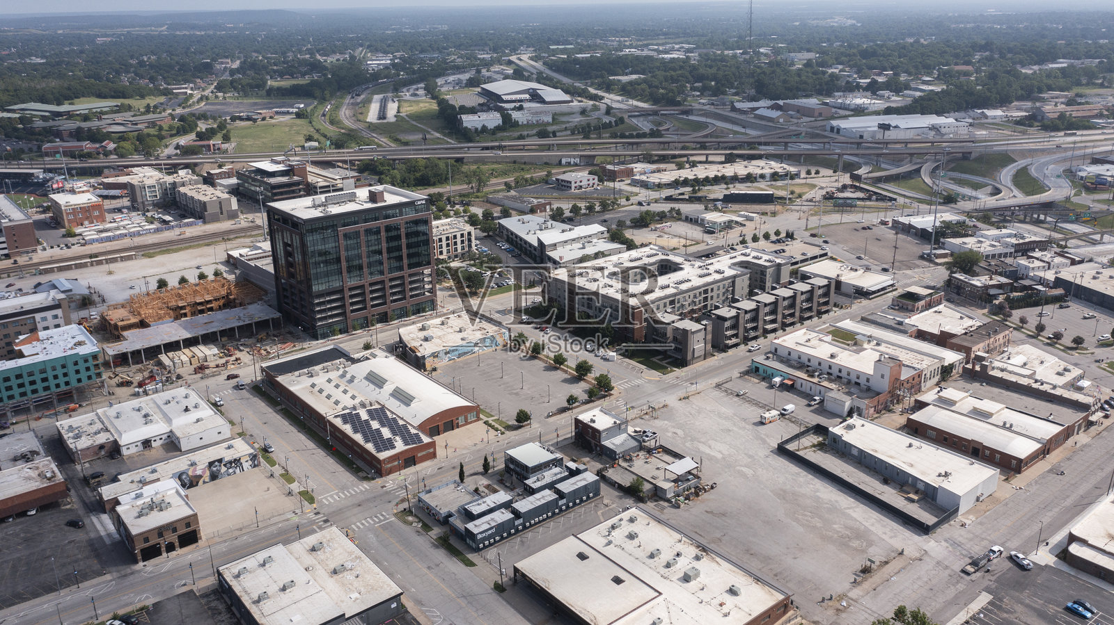 塔尔萨市中心的天际线照片摄影图片