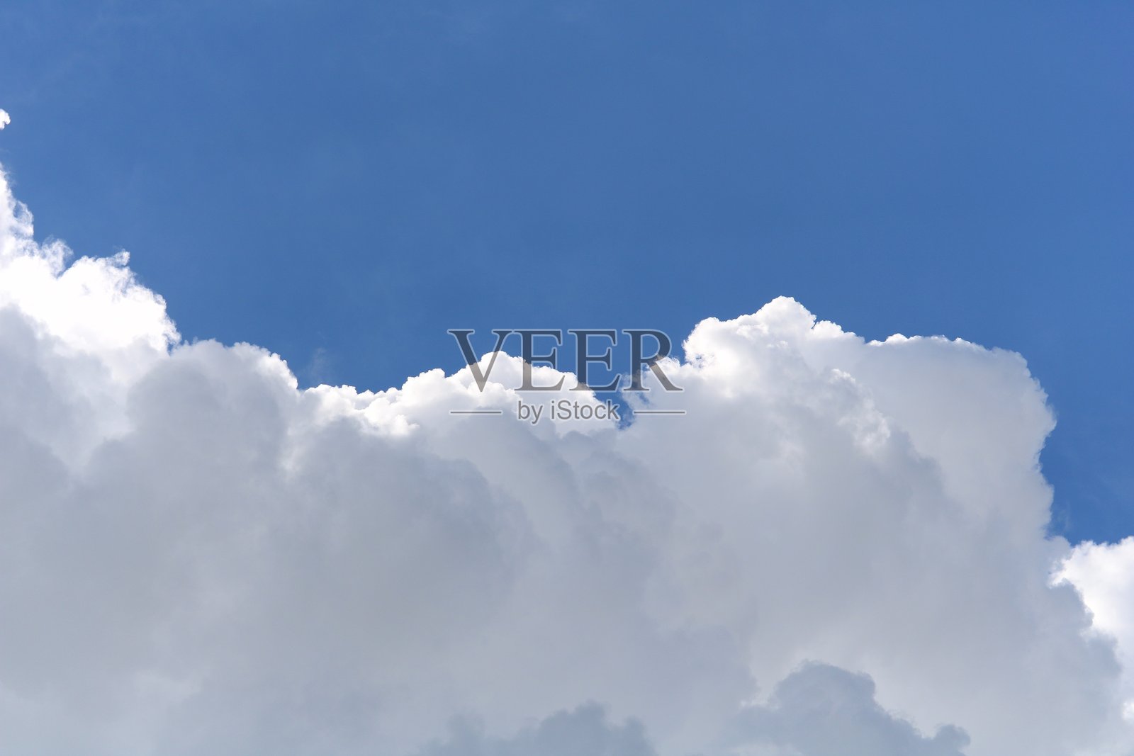 低角度视图的天空云彩照片摄影图片