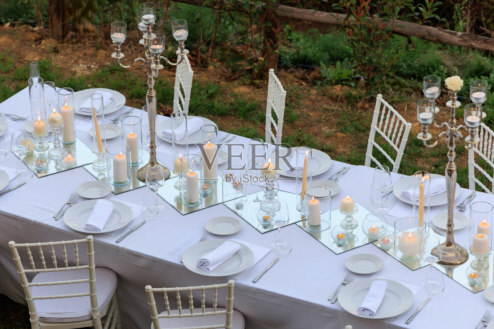 意大利风格优雅的餐桌照片摄影图片