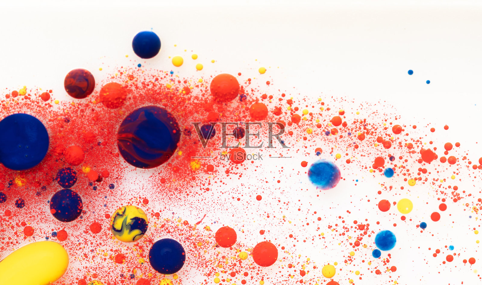 色彩斑斓的油水抽象背景照片摄影图片