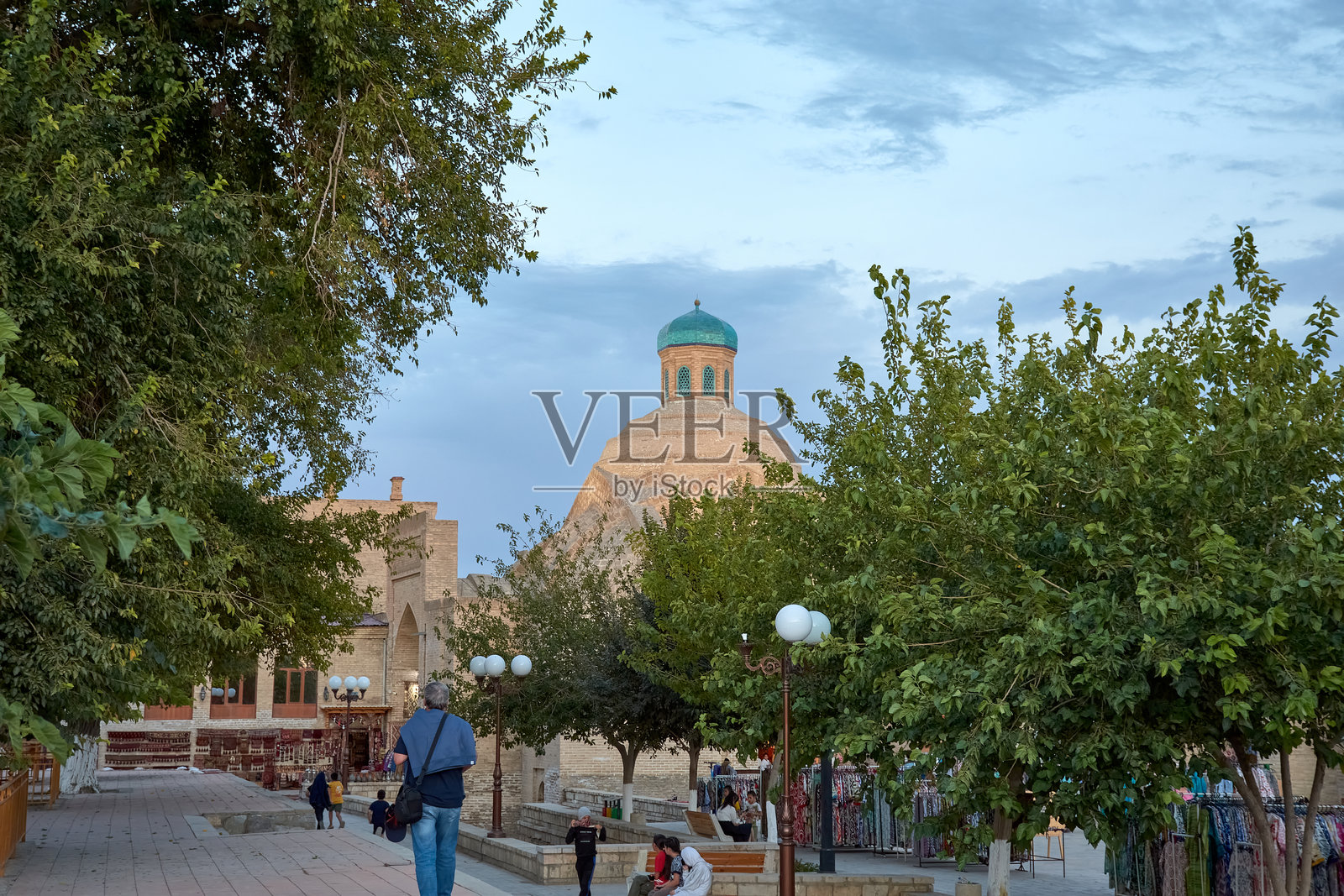 托基·萨拉丰圆顶,也称为托基·萨拉丰,是城市的城门和货币兑换商的交易圆顶。照片摄影图片