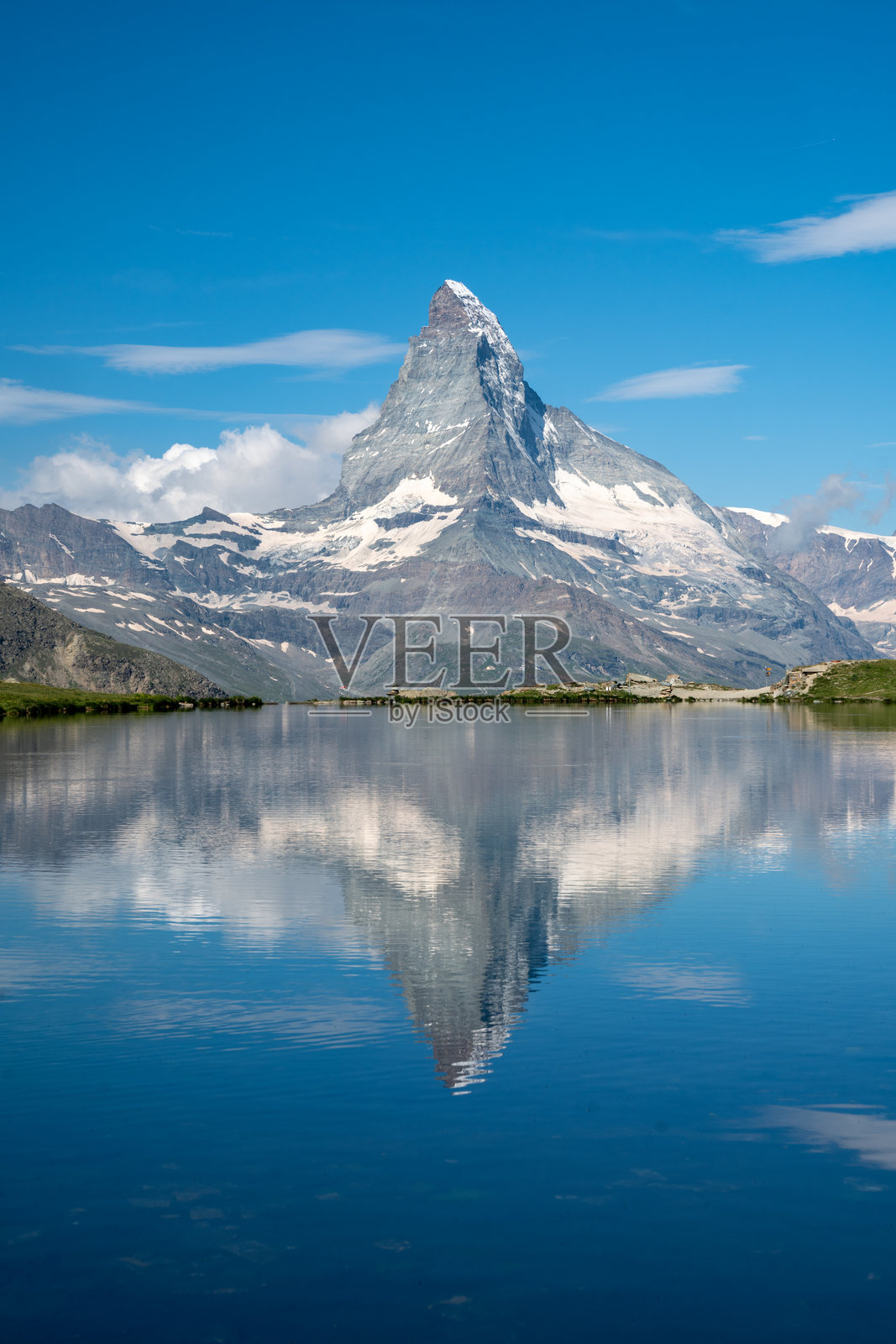 美丽的斯特利塞湖与马特洪峰的倒影 - 瑞士采尔马特的五湖步道照片摄影图片