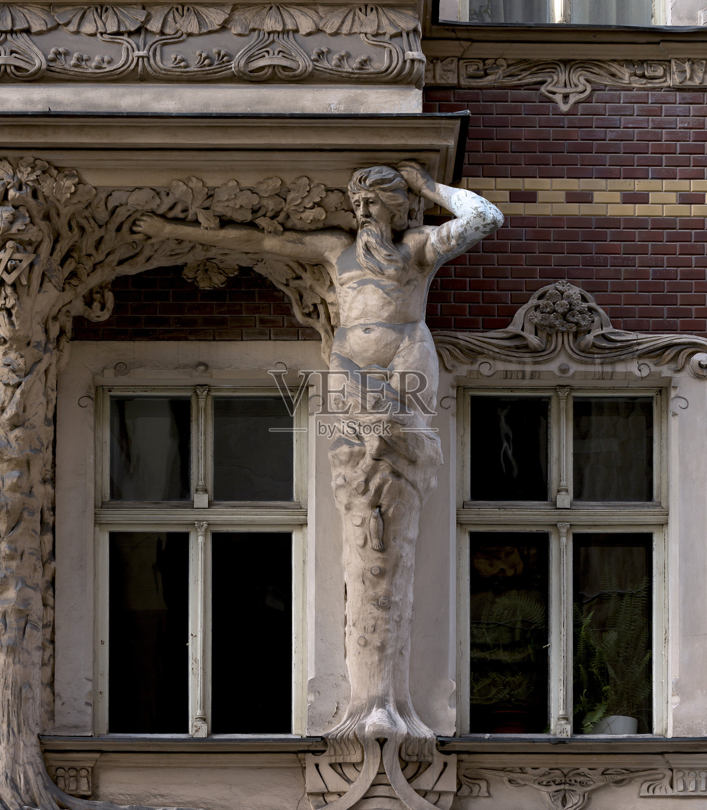 源于自然的男性雕塑代表作照片摄影图片