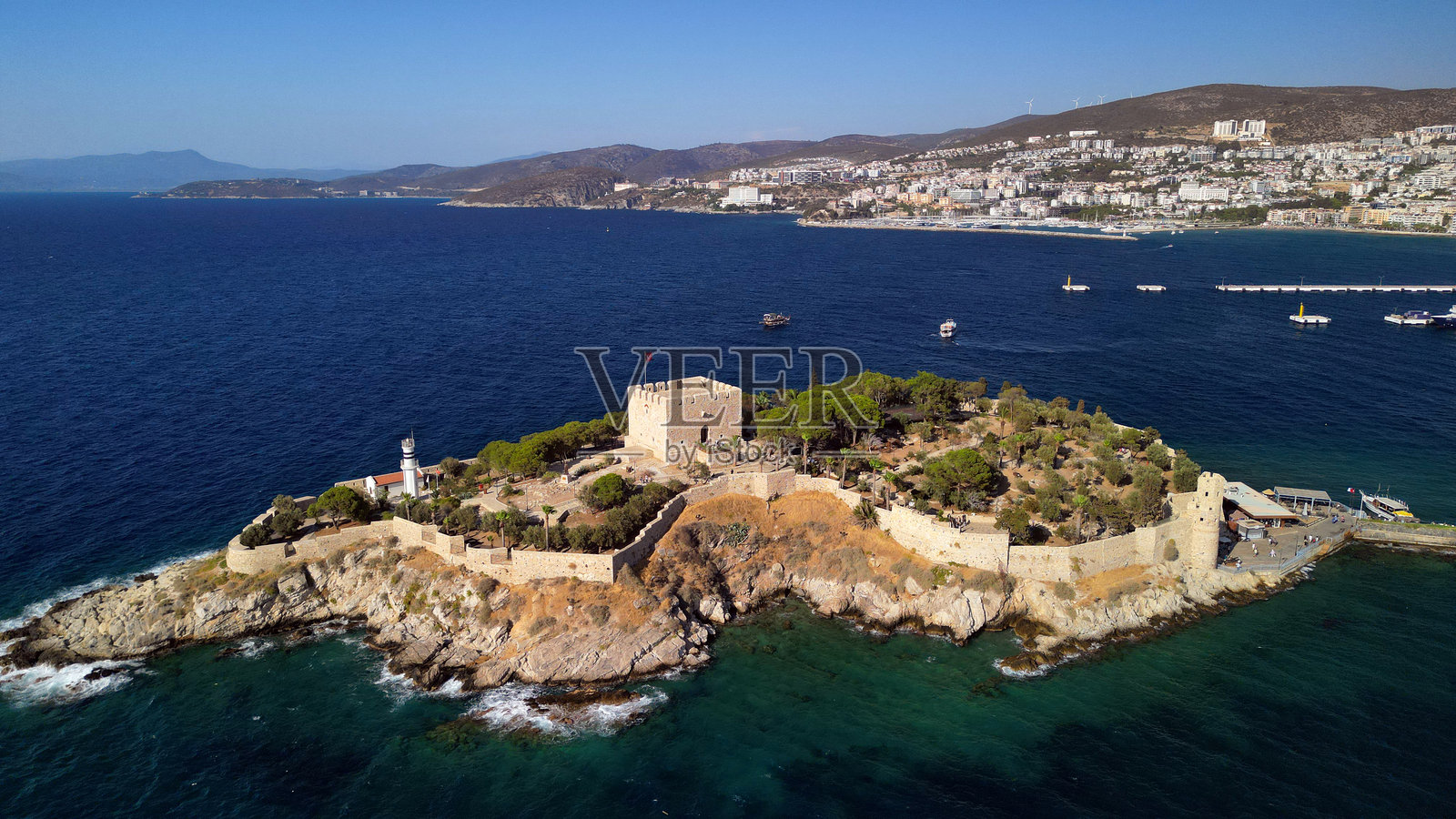 库萨达斯鸽子岛及城市鸟瞰图 v2照片摄影图片