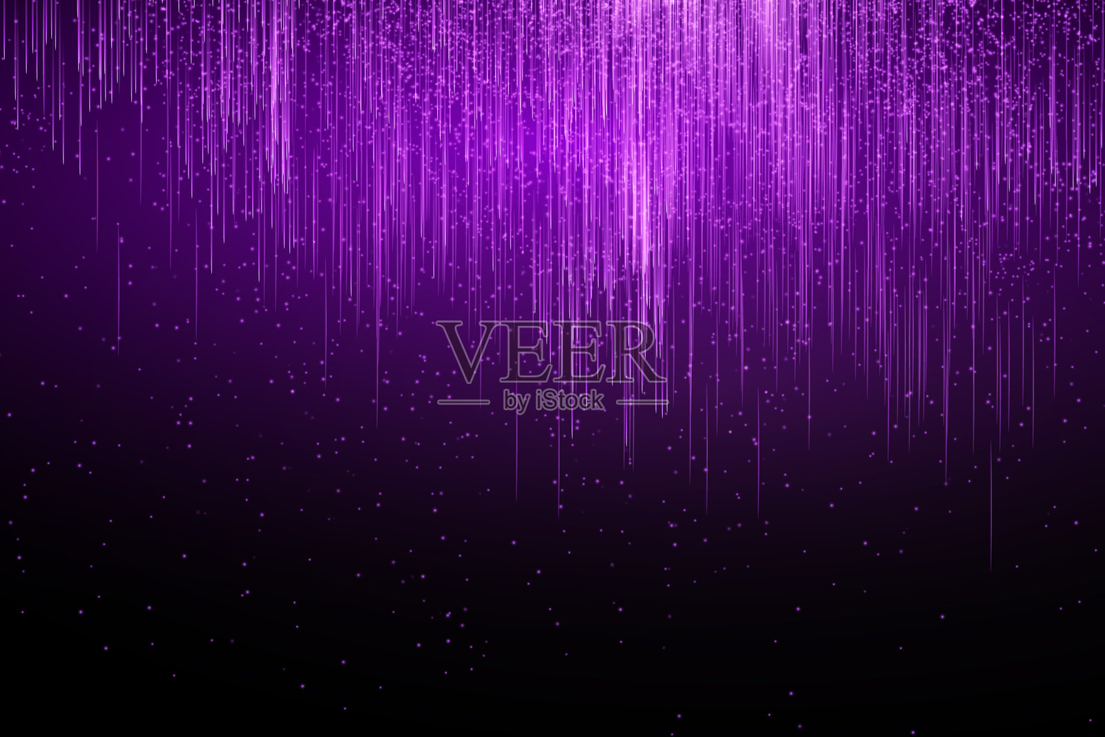 圣诞节闪烁的散景彩屑光和闪光纹理叠加，适用于您的设计。节日的闪耀紫色粉尘。用于卡片、邀请函、横幅和广告的假日粉末。插画图片素材