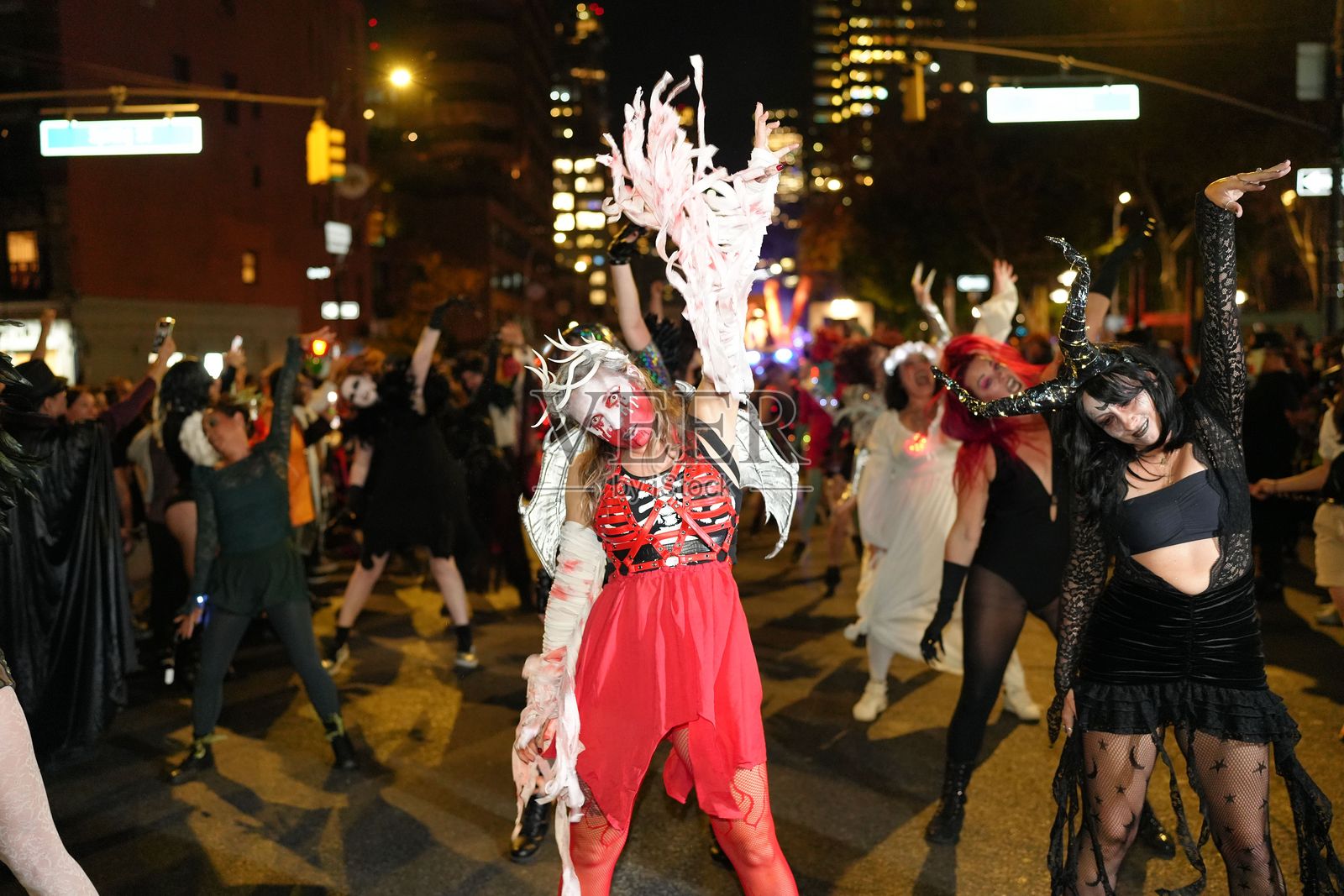 纽约西村第51届万圣节游行庆祝万圣节与各种服装照片摄影图片