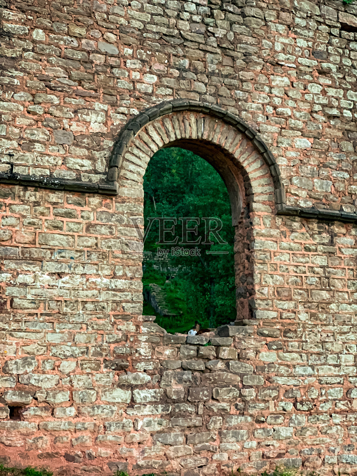 穆里酿酒厂如今呈现出一片废墟的景象，是一家老旧的酒厂，属于英国殖民时期的工厂。照片摄影图片