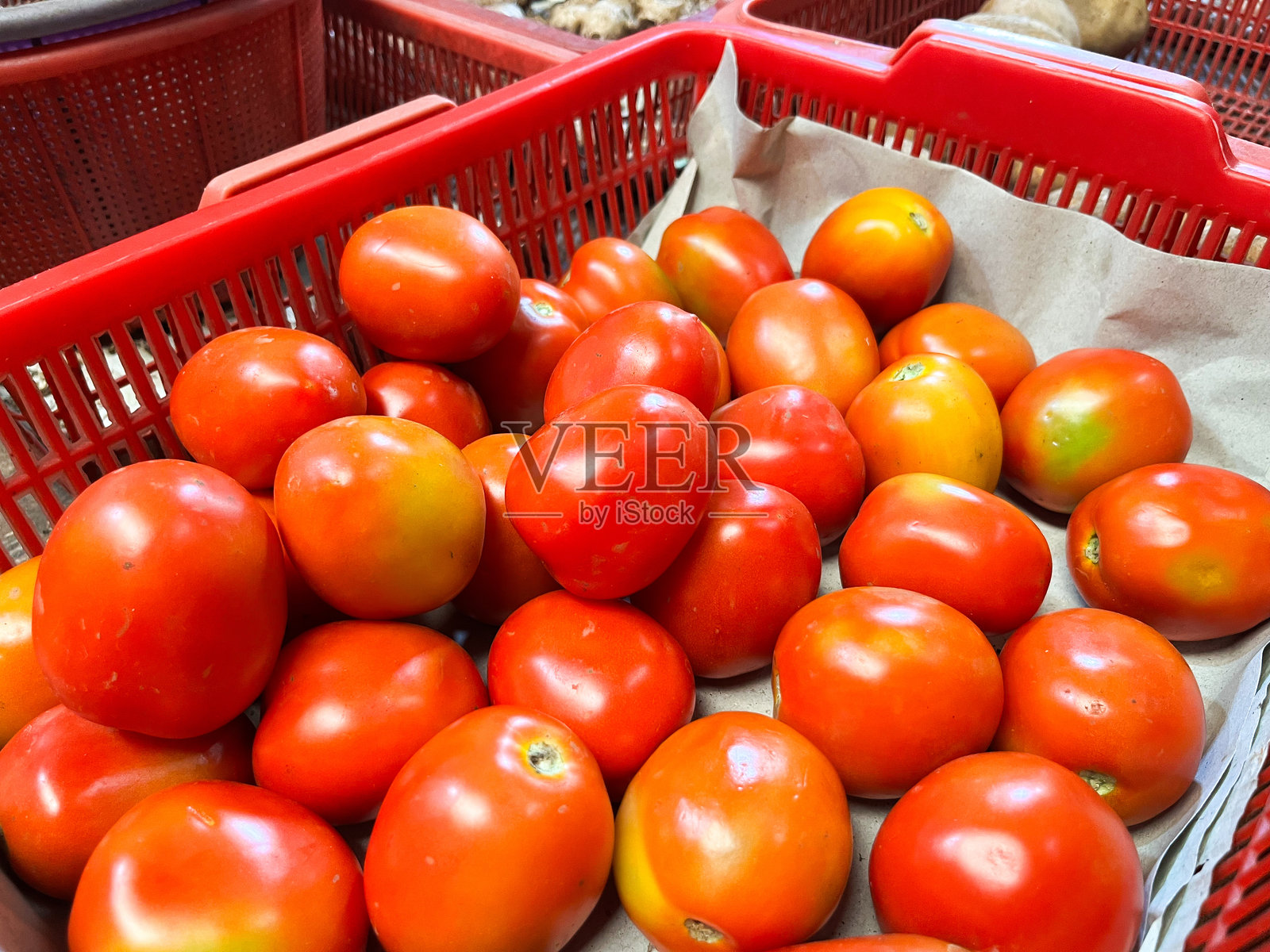 传统市场中的红番茄照片摄影图片