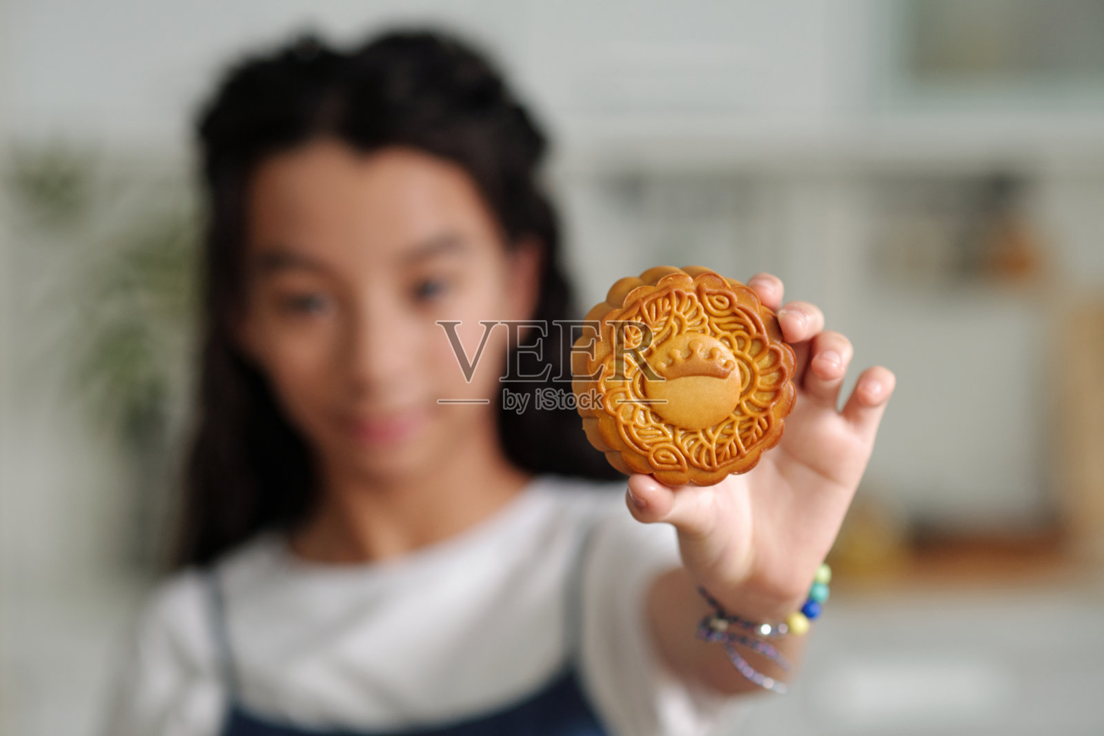 精美装饰的月饼照片摄影图片