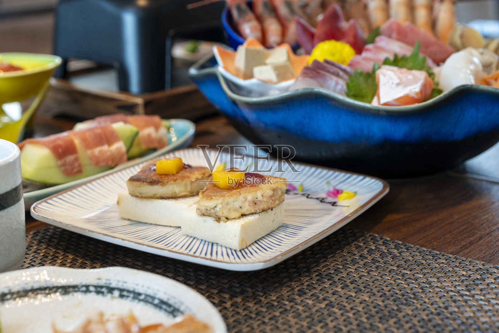 煎鹅肝照片摄影图片