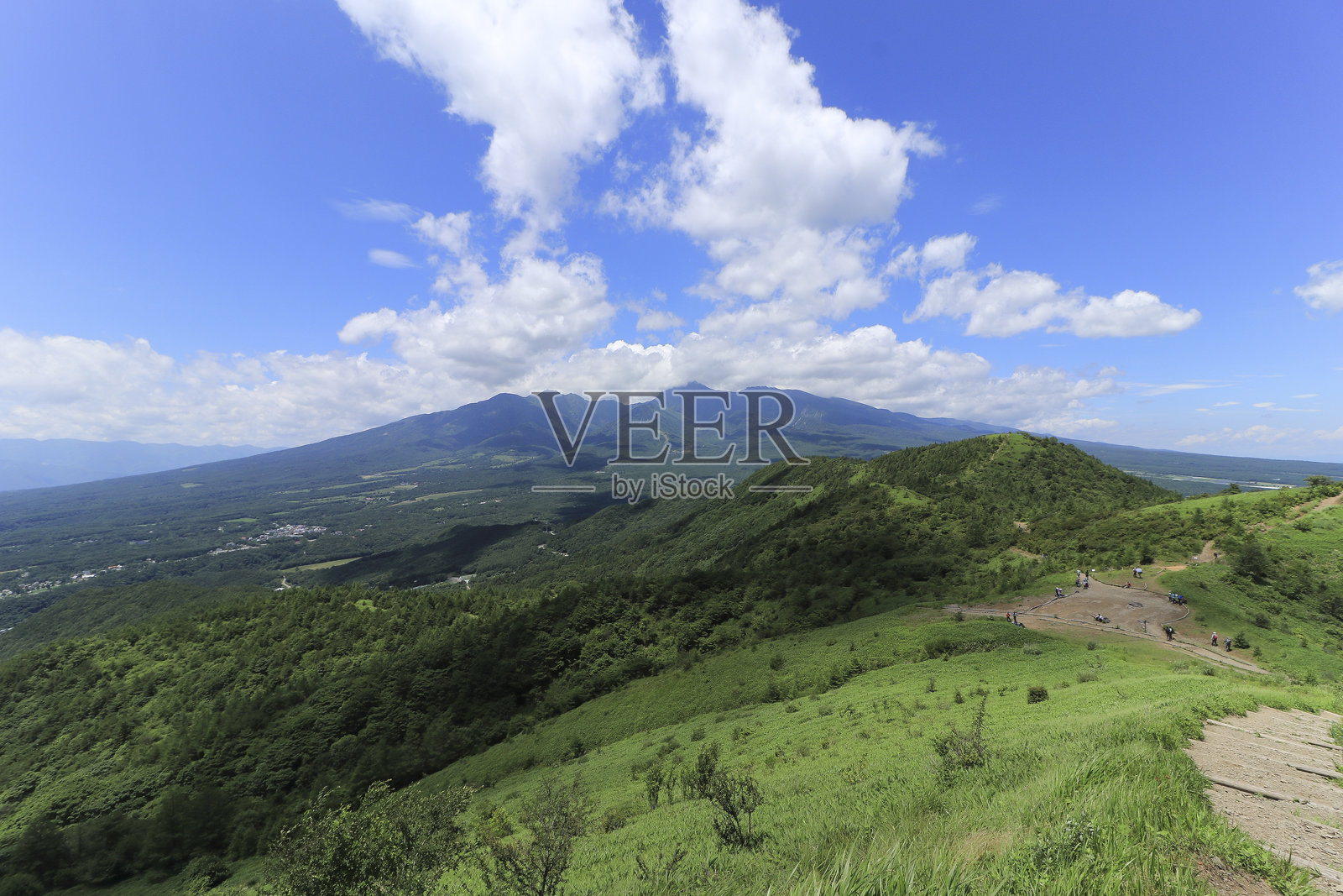 日本长野县的梅志森山初夏景色照片摄影图片