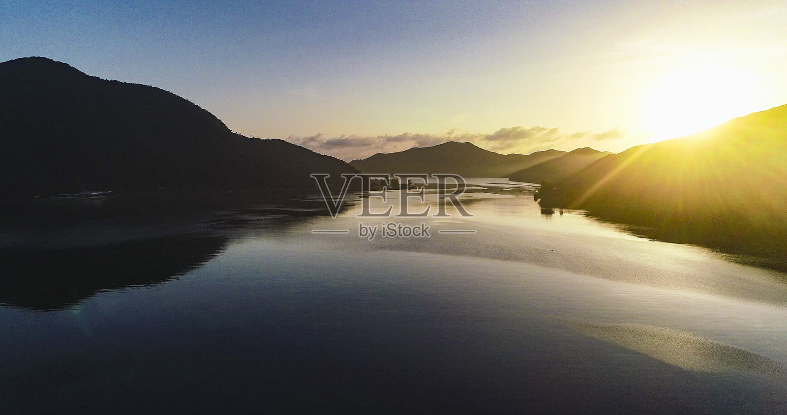 奄美大岛龙郷湾的黎明照片摄影图片