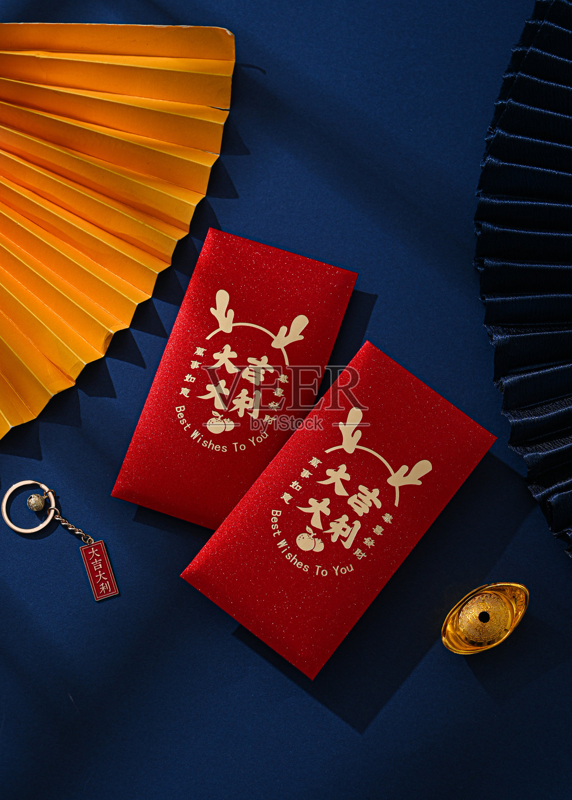 春节红包，农历新年（字面意思：吉利，象征好运）照片摄影图片