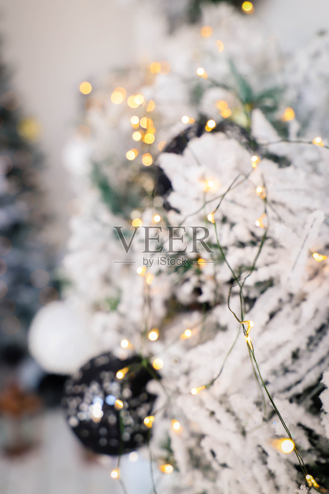 圣诞树背景的特写视图照片摄影图片