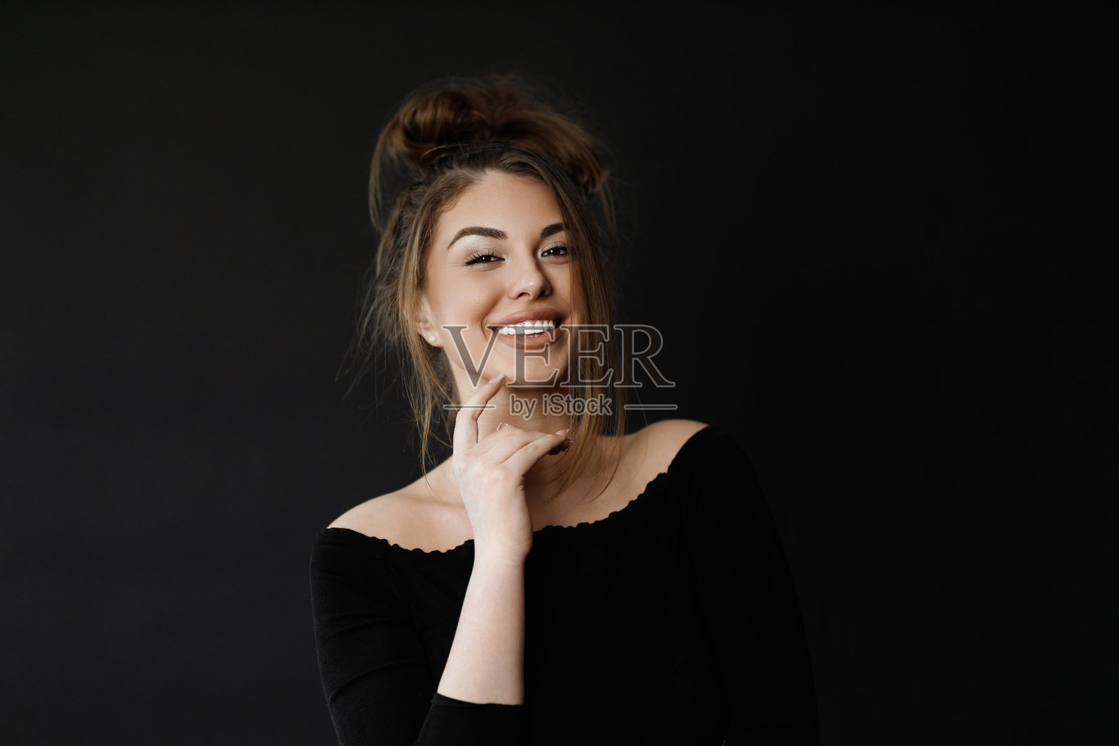 美丽的年轻女性，肌肤健康照片摄影图片