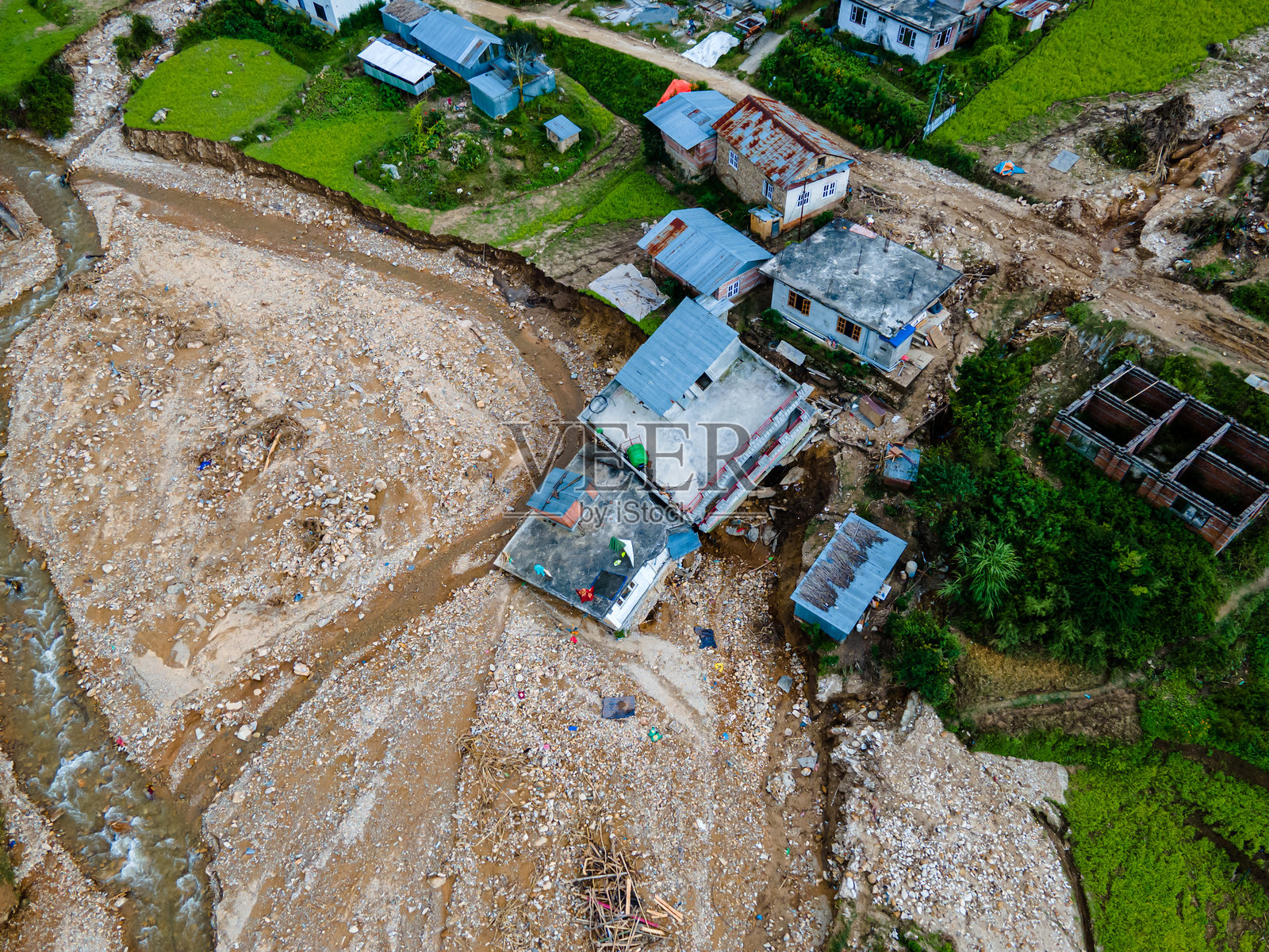 尼泊尔拉利特普尔南部的巴尔德夫地区受洪水影响的地区照片摄影图片