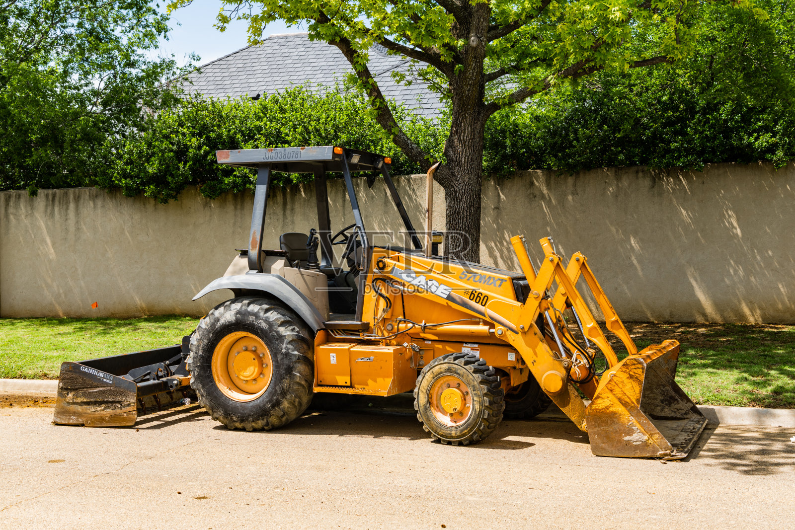 580超级M系列II轮式拖拉机装载机侧视图照片摄影图片