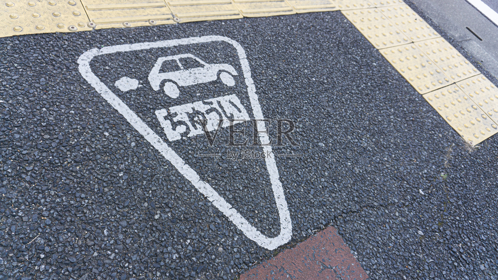 警告车辆的路标照片摄影图片