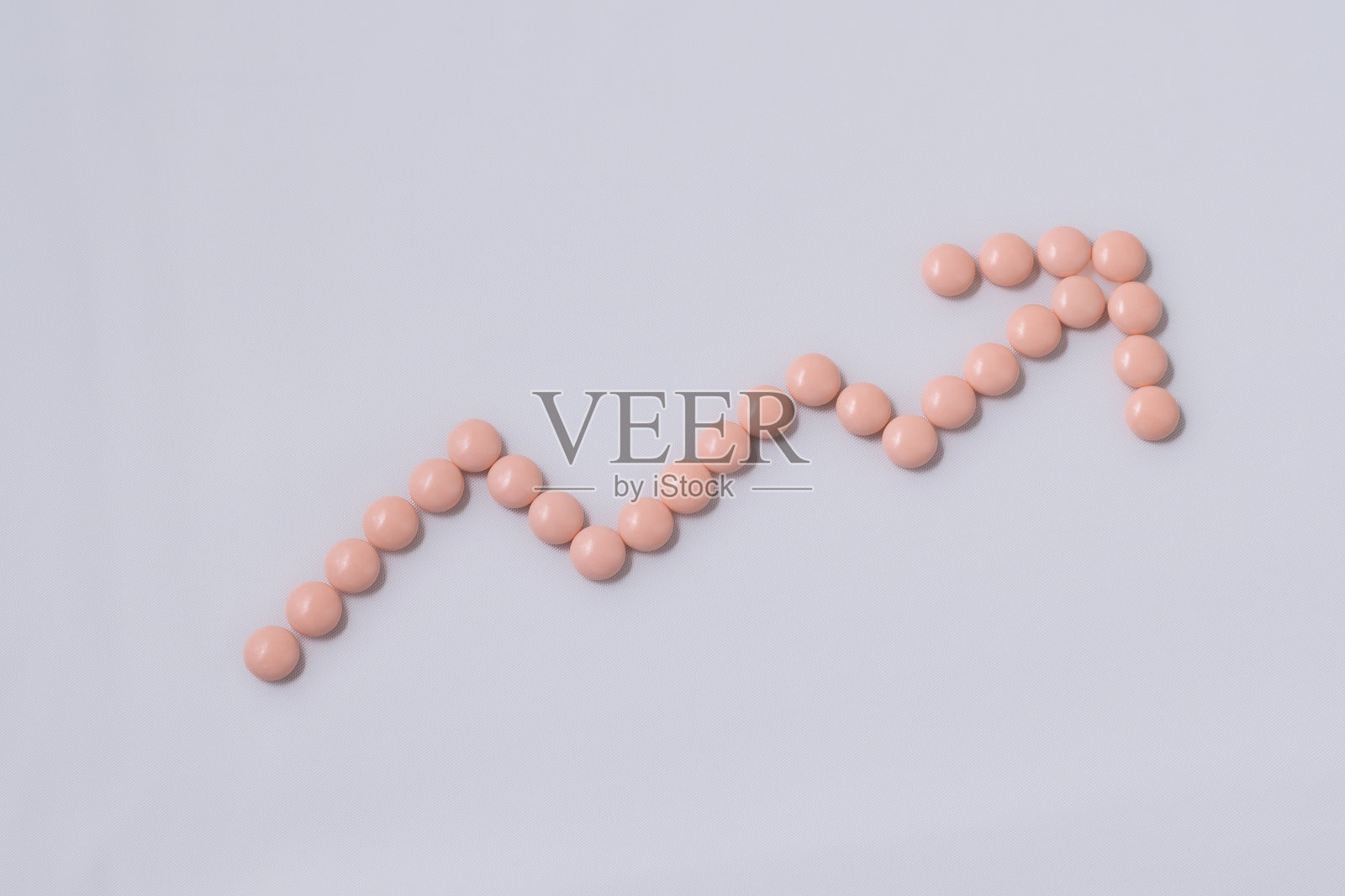 桌子上的药物照片摄影图片