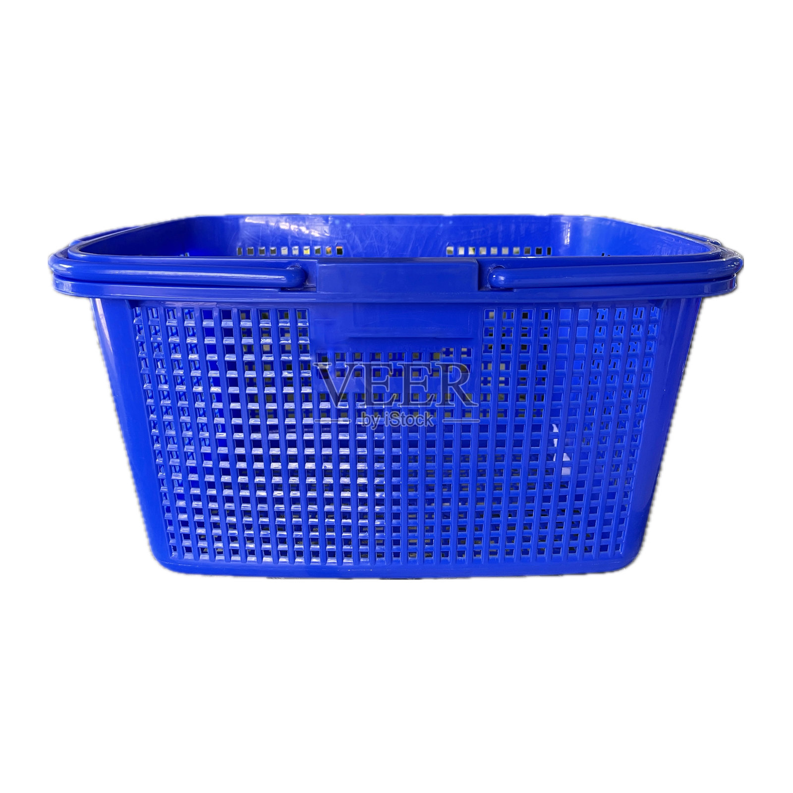蓝色塑料购物篮，孤立在白色背景上照片摄影图片