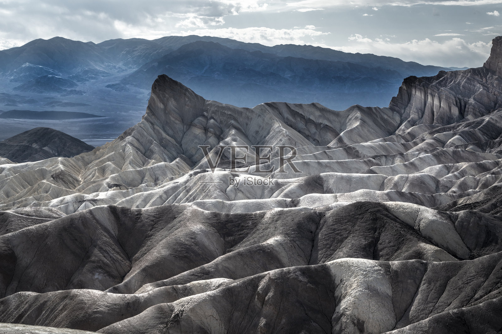 美国加利福尼亚州死亡谷国家公园的热门旅游景点：扎布里斯基点照片摄影图片