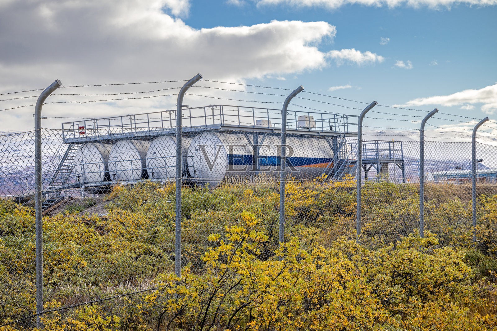 飞机燃料储存罐照片摄影图片