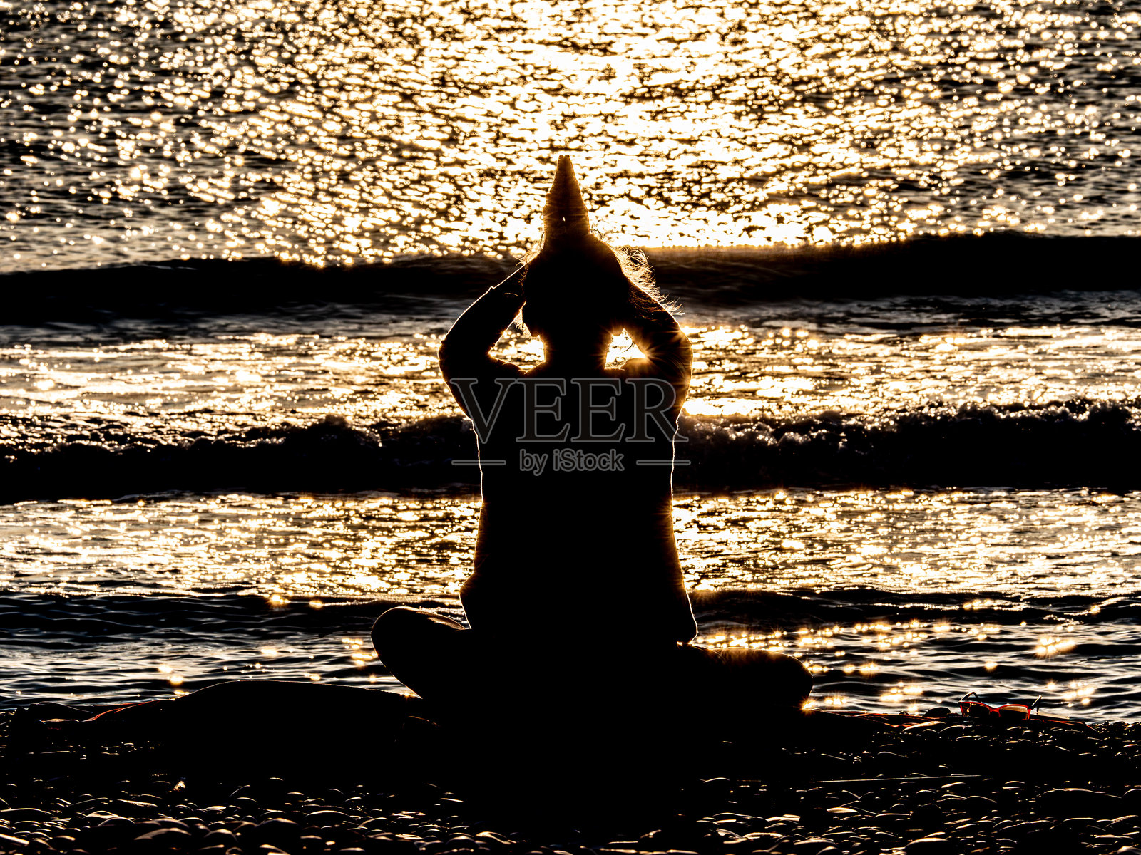 海边瑜伽照片摄影图片