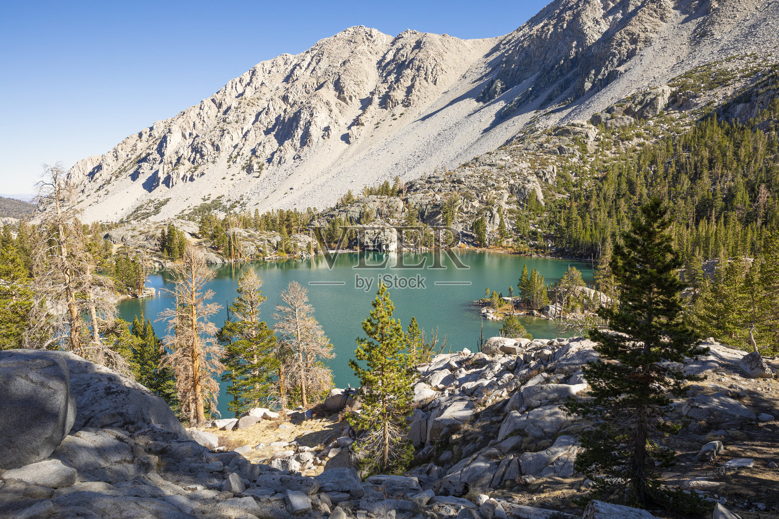 加利福尼亚州比ISHOP附近的东塞拉山脉秋季景色照片摄影图片