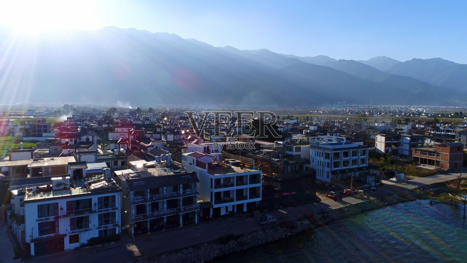 苍山和洱海，云南大理，中国，亚洲。照片摄影图片