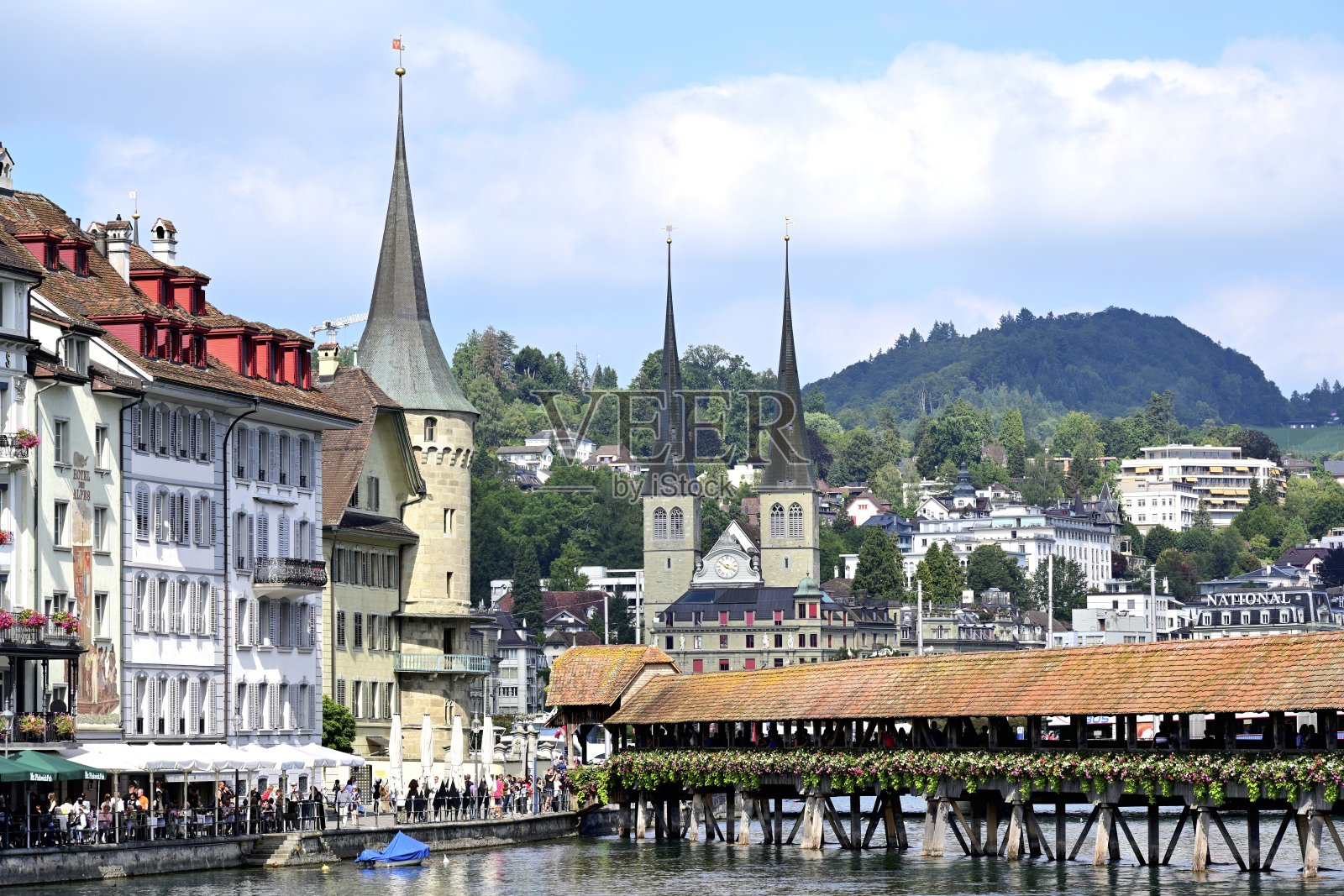 瑞士卢塞恩的卡佩尔桥照片摄影图片