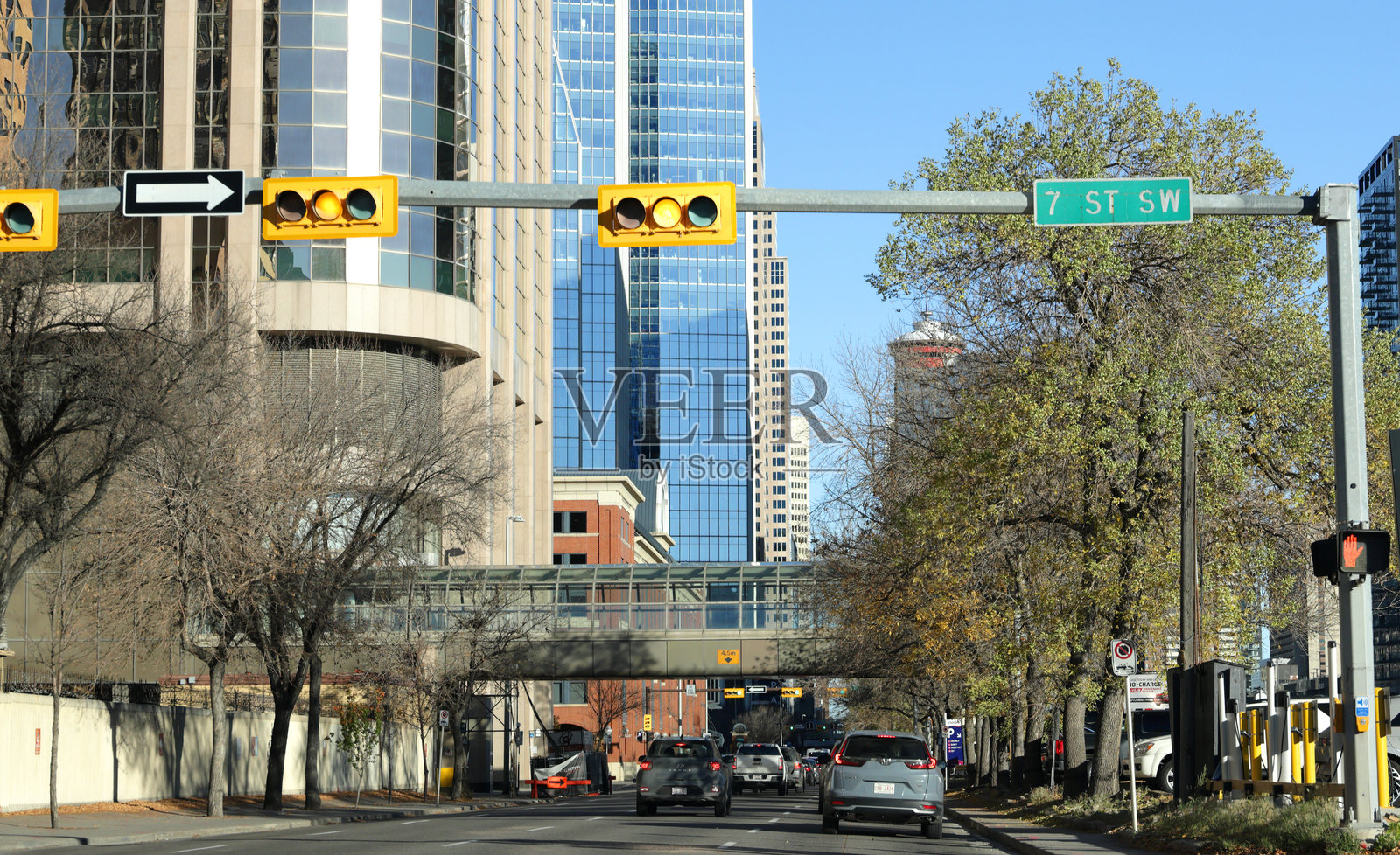 加拿大卡尔加里西南第七街与西南第九大道交叉口照片摄影图片