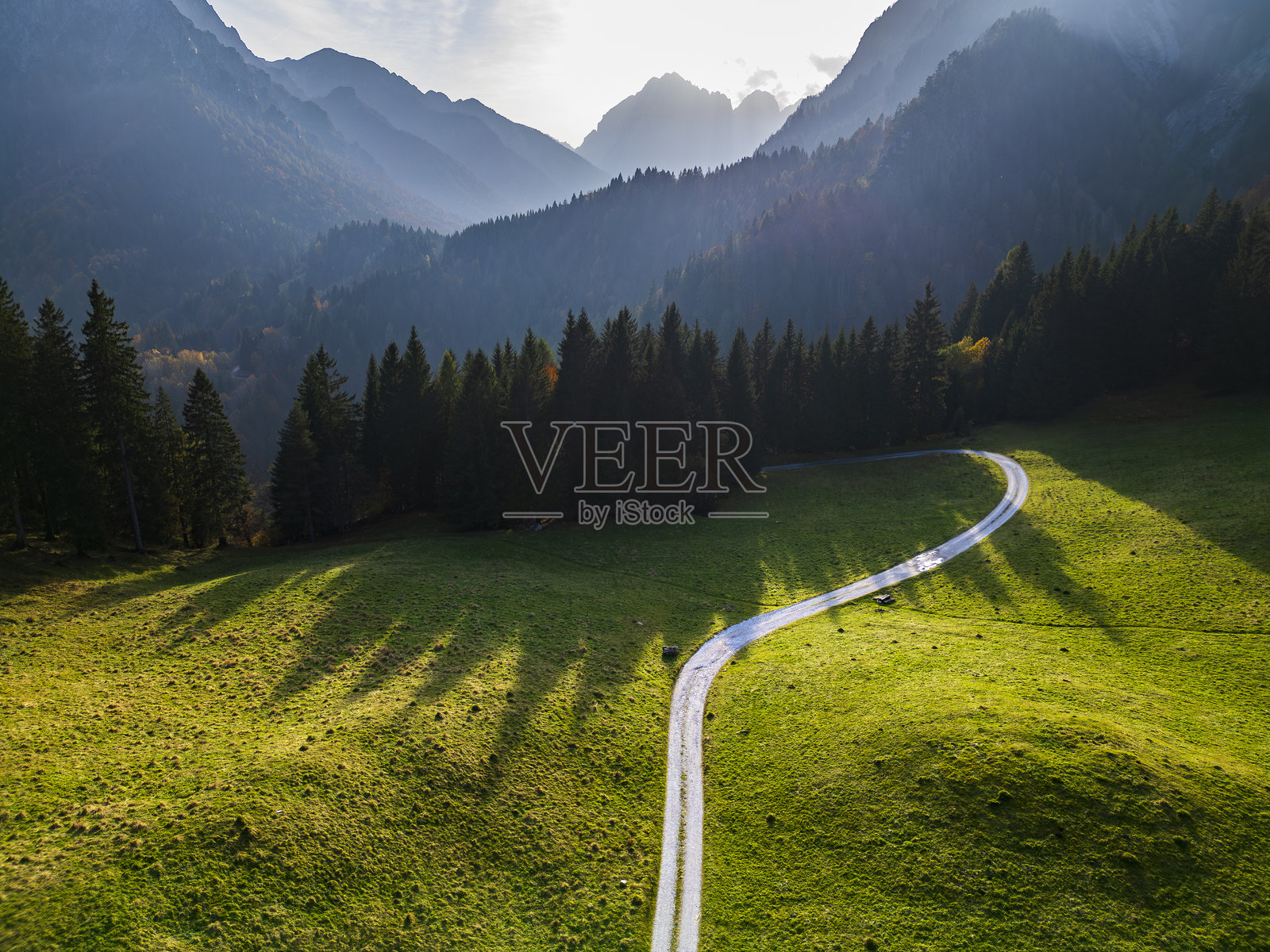 马尔加·格拉扎特·巴萨的鸟瞰图照片摄影图片