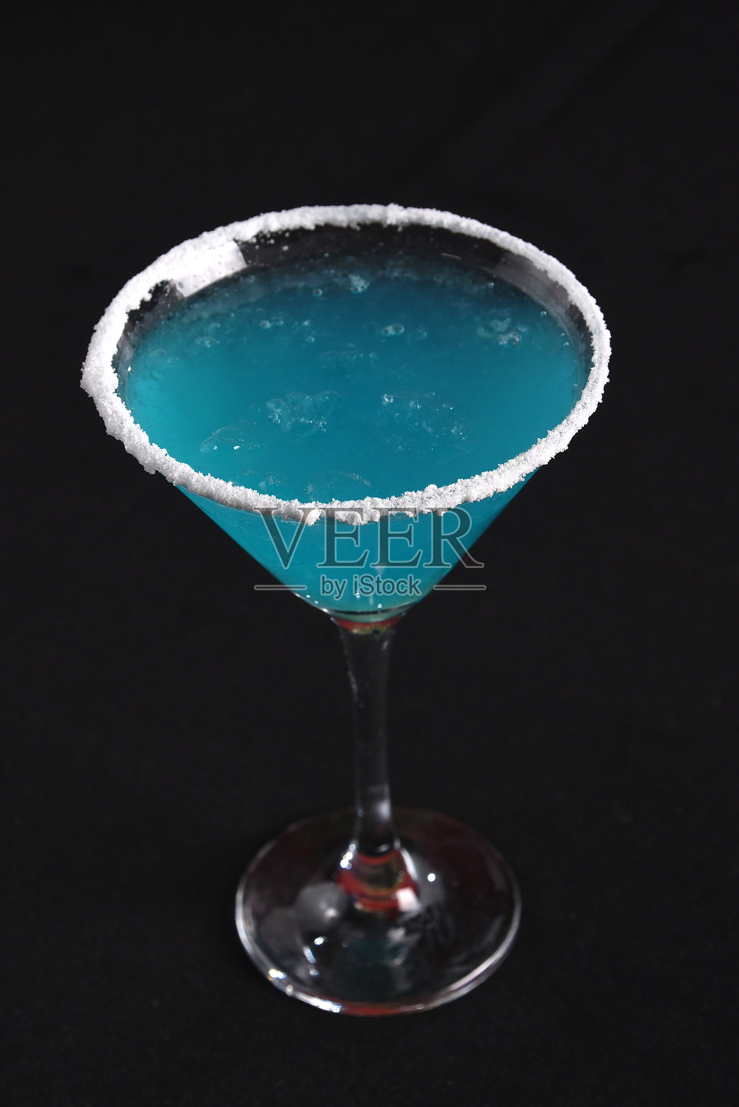 玛格丽塔，一种清爽的柑橘类酒精饮料，典型于热带地区。照片摄影图片