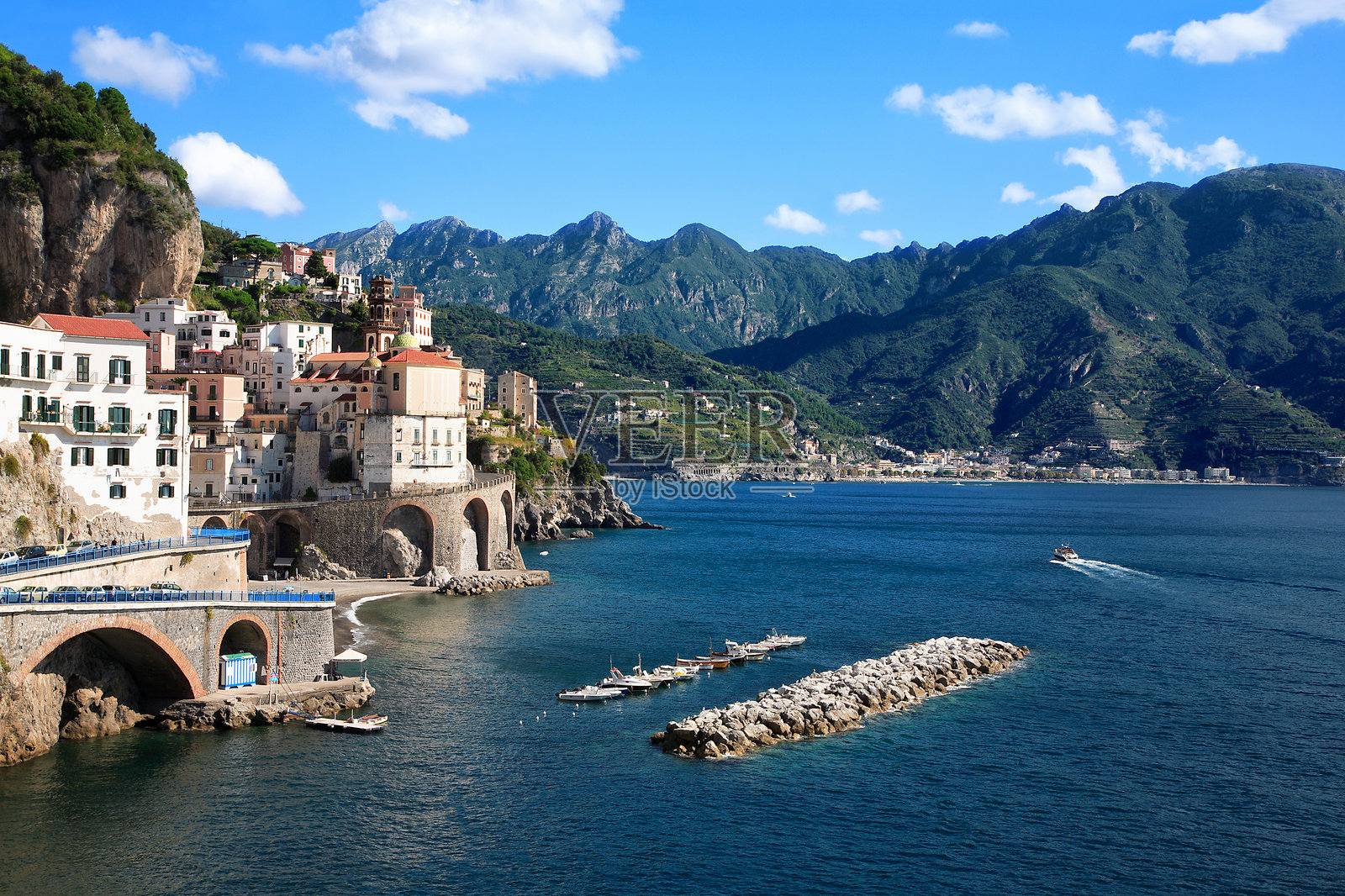 阿特拉尼镇，索伦托半岛，坎帕尼亚，萨莱诺湾，意大利，欧洲照片摄影图片