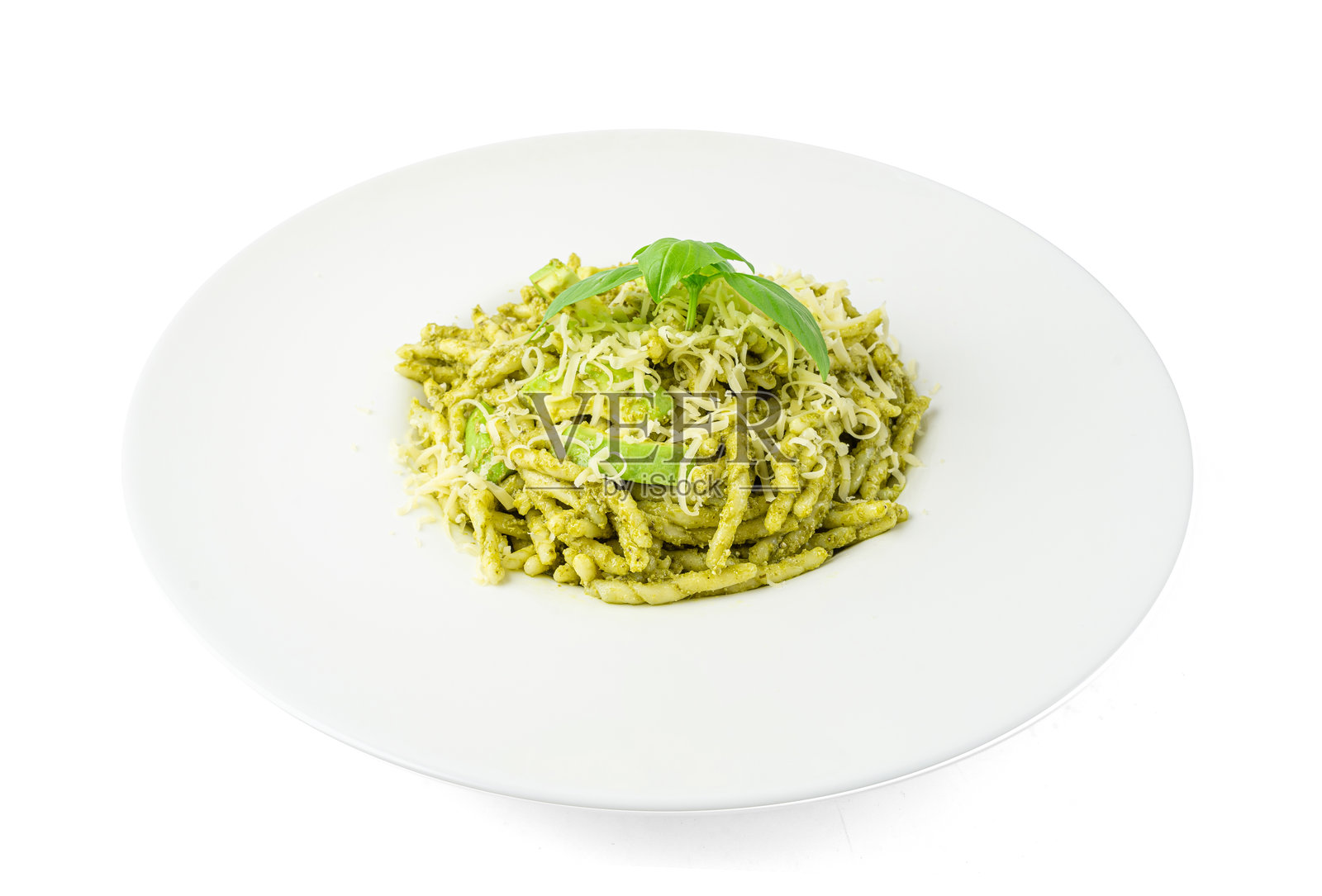 意大利香蒜酱扭面，传统的热那亚扭面，普利亚螺旋面，利古里亚美食照片摄影图片