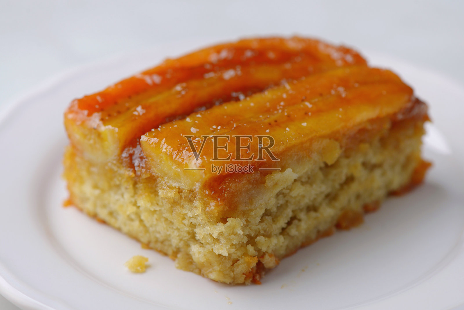 盘子上的甜食照片摄影图片