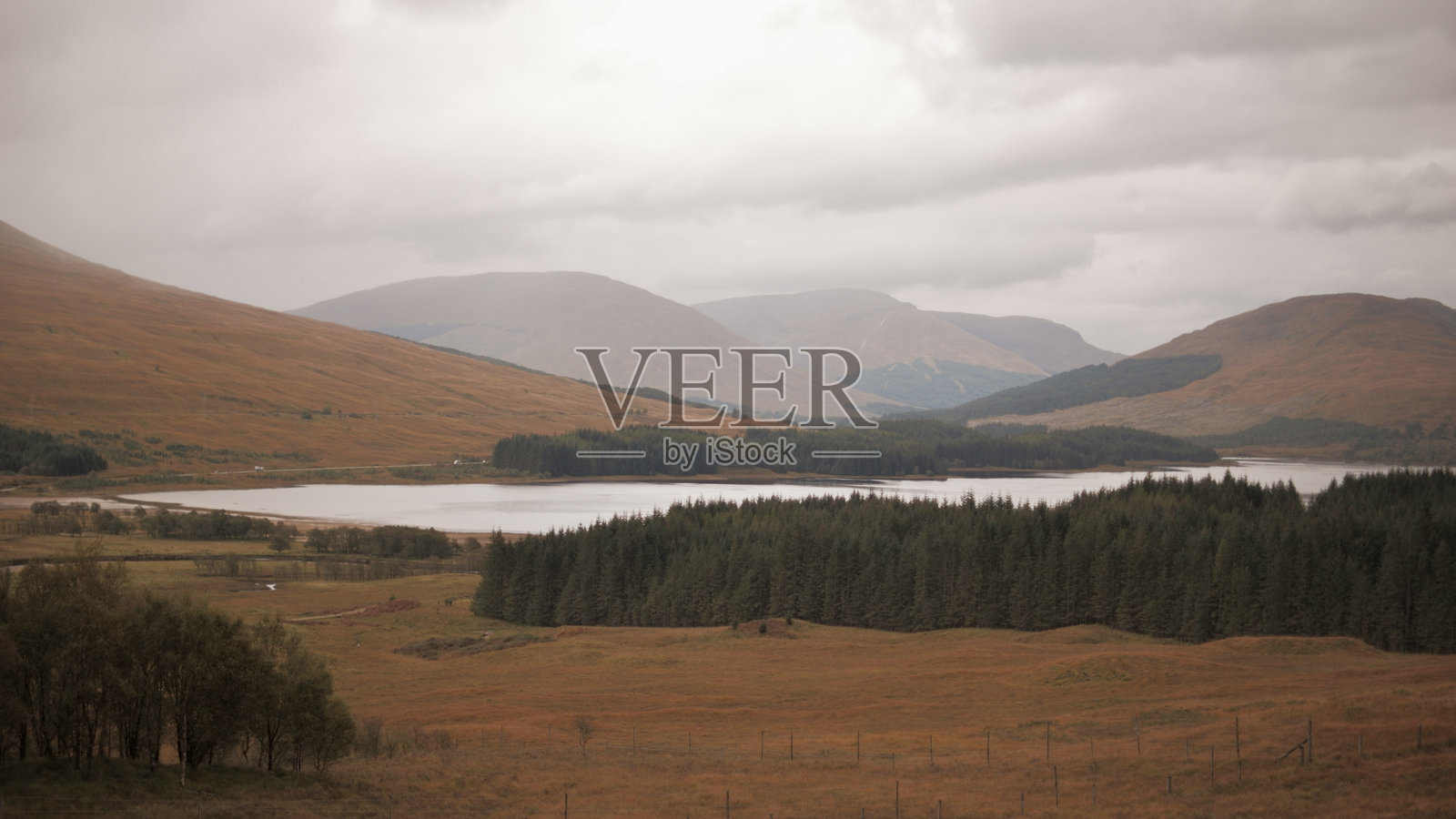苏格兰的湖泊照片摄影图片