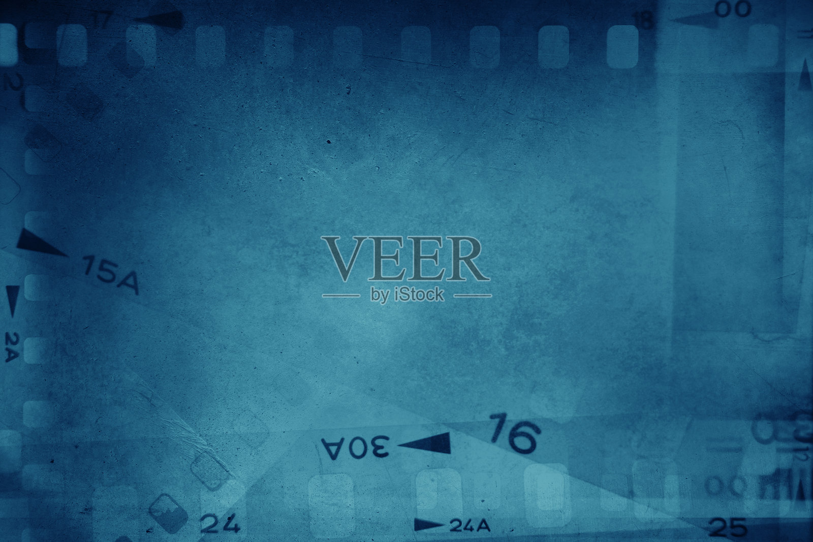 胶卷底片与蓝色背景照片摄影图片