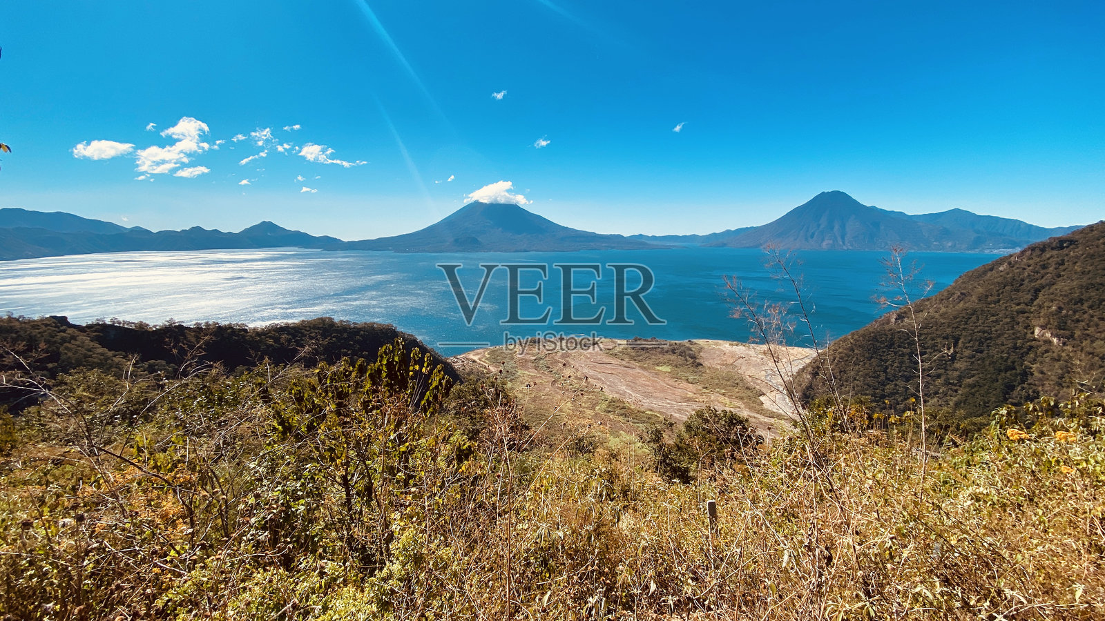 危地马拉的阿蒂特兰湖照片摄影图片