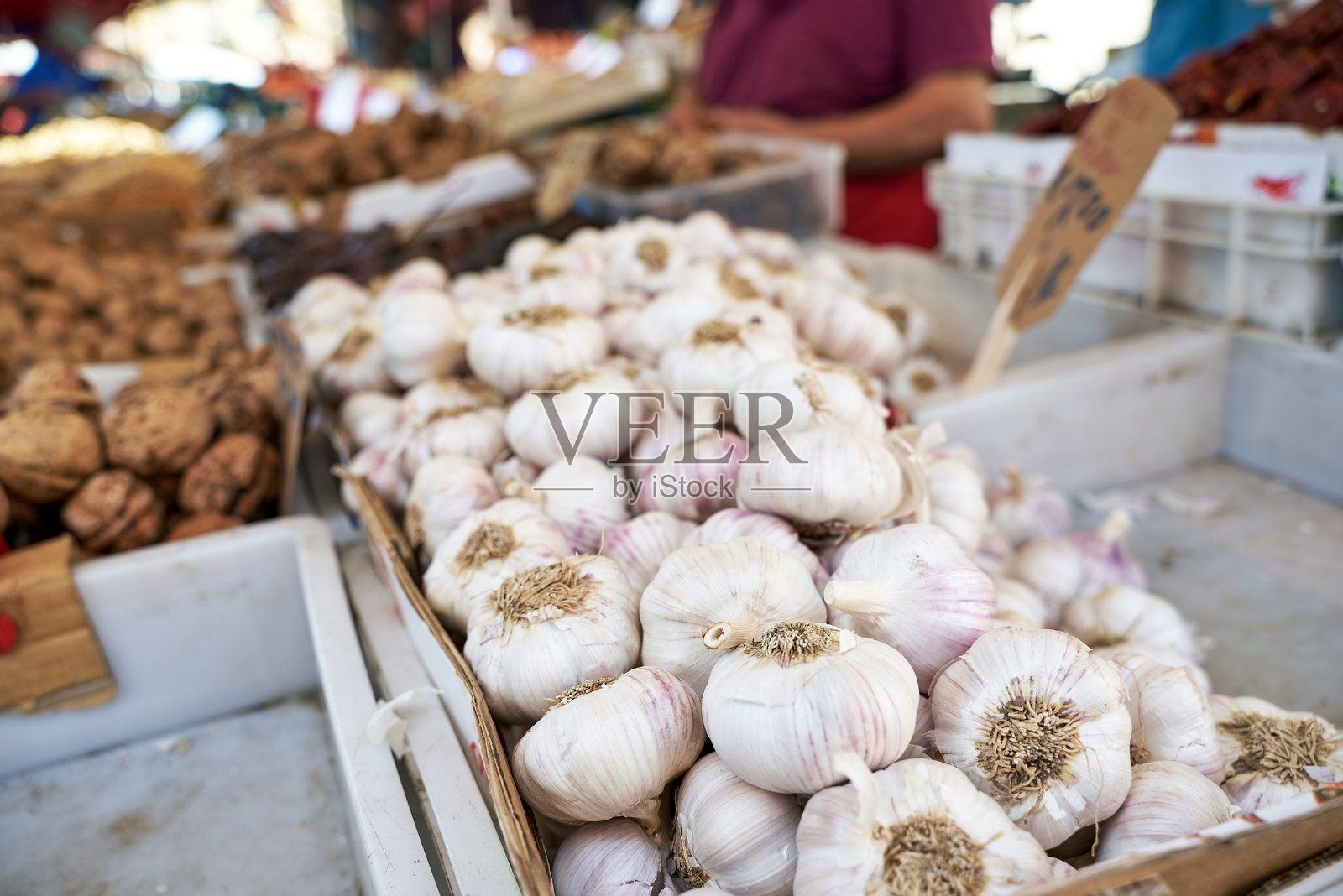 卡塔尼亚市场的新鲜大蒜照片摄影图片