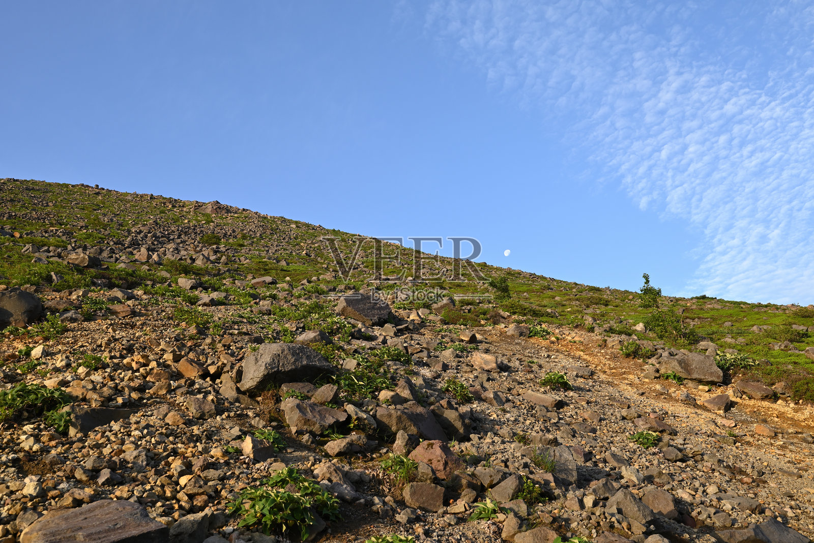 攀登那须山脊照片摄影图片
