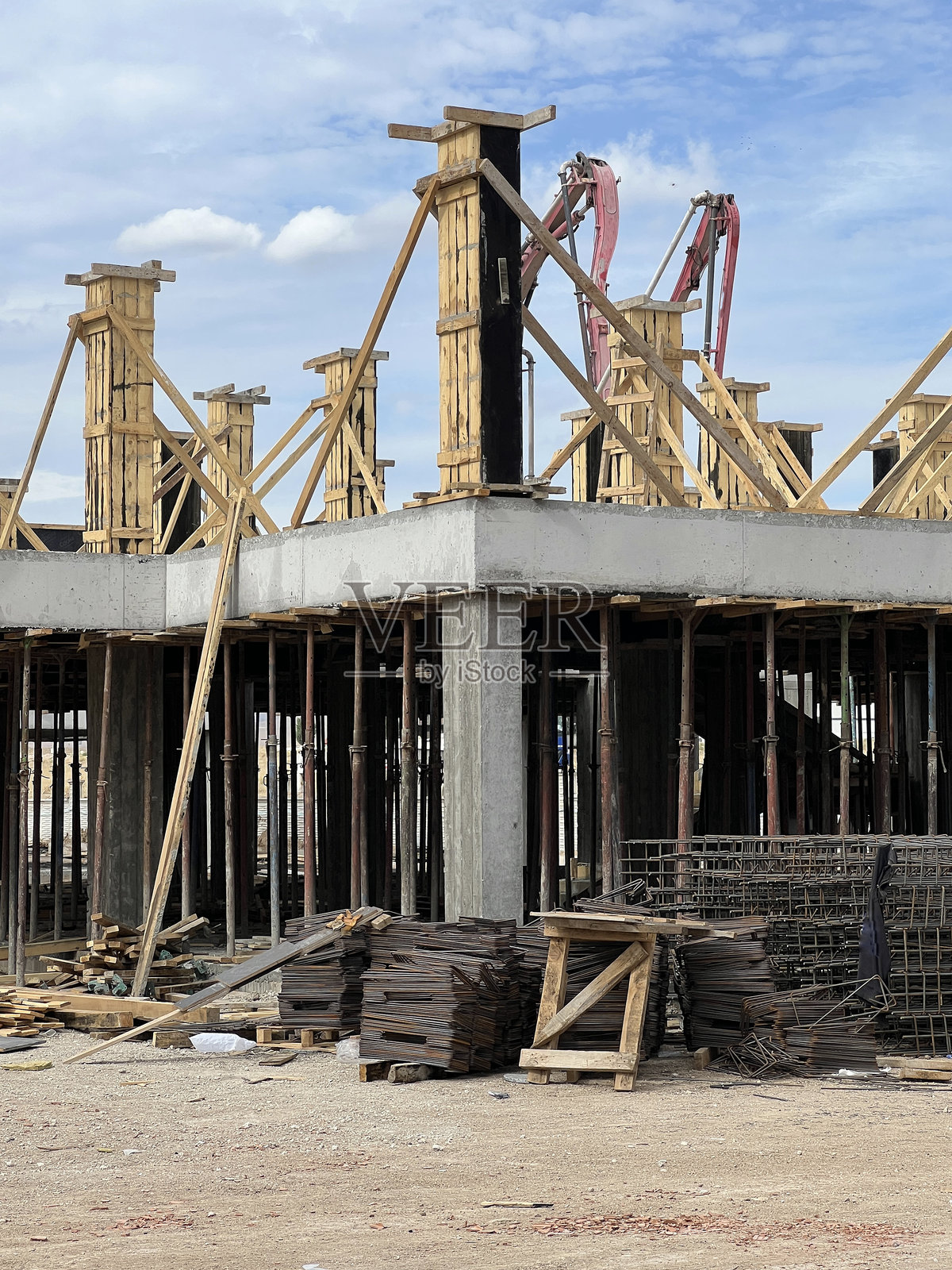 混凝土建筑框架，施工阶段。照片摄影图片