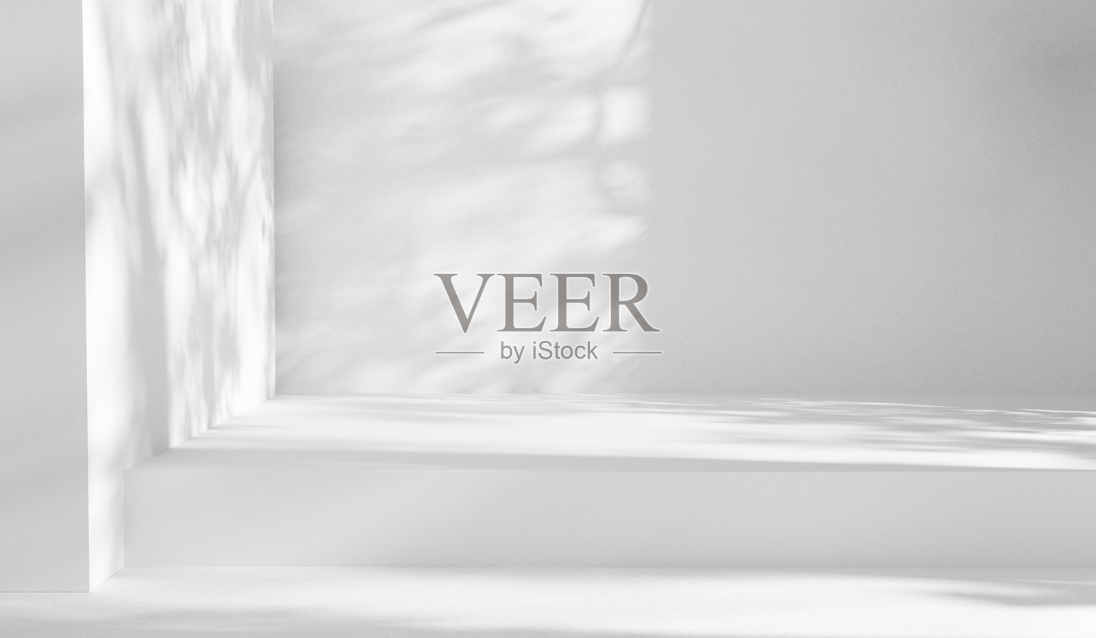 白色空白背景，带有抽象几何形状和阳光投射的阴影，白色房间的留白样板，温馨的光线摄影。照片摄影图片