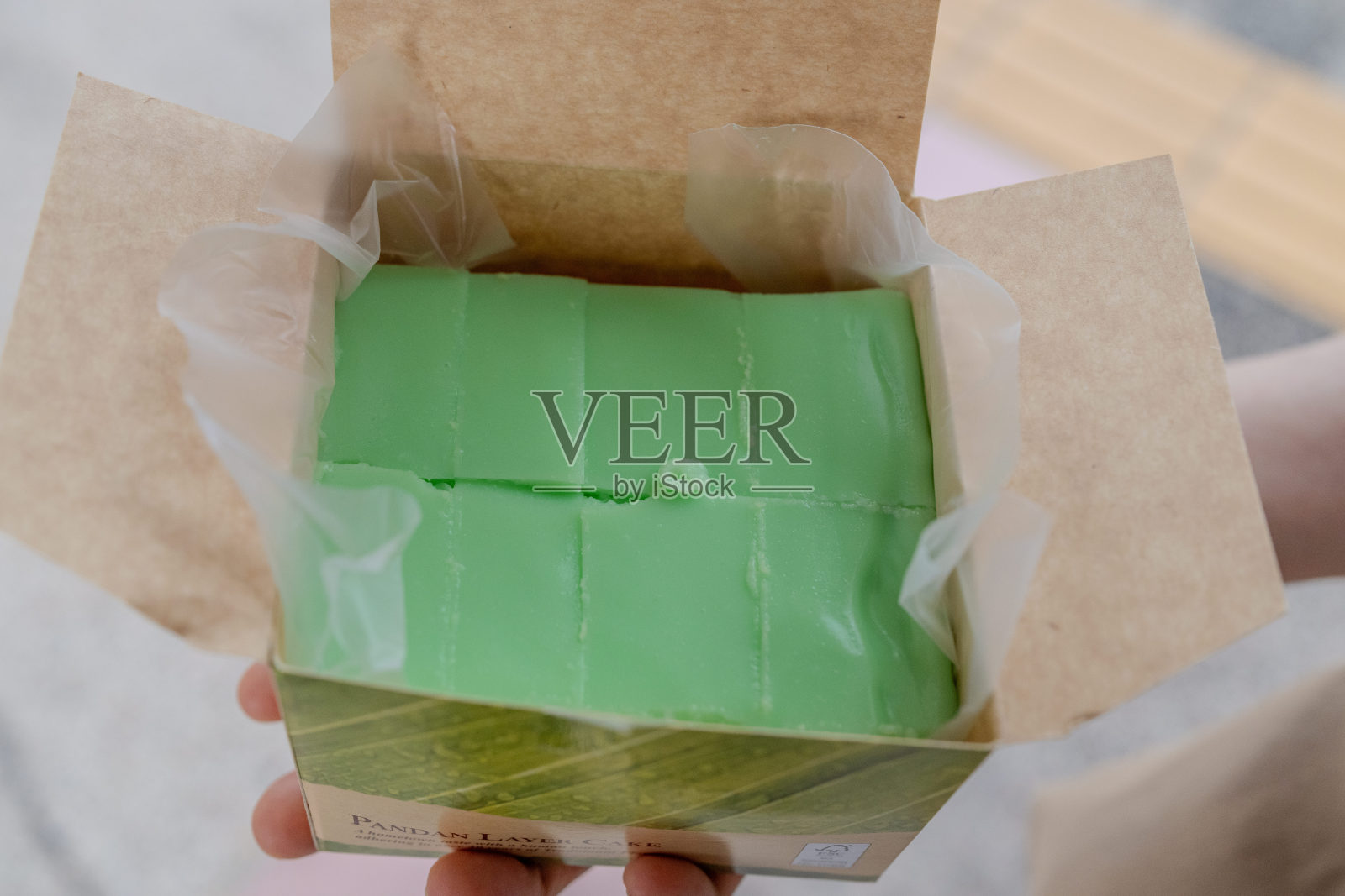 在2024年6月16日上午，在马来西亚雪兰莪州 Klang 的 Jalan Raya Timur, Kawasan 1, 41000 的一家非常著名的蛋糕店购买蛋糕。照片摄影图片