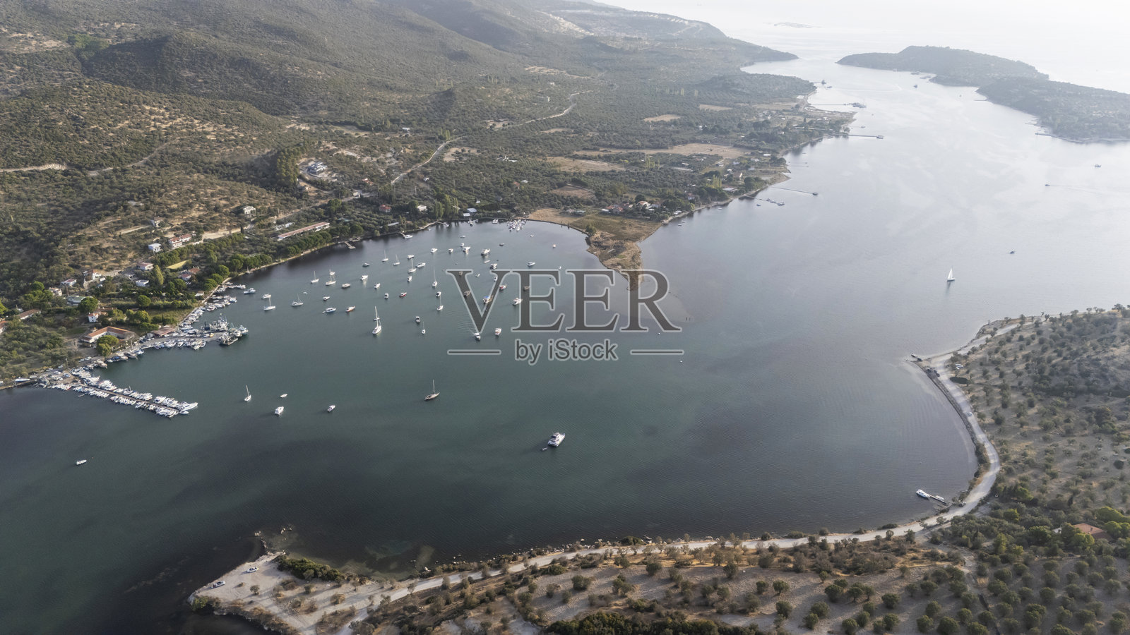 土耳其伊兹密尔迪基利的巴德姆利美丽海岸线照片摄影图片